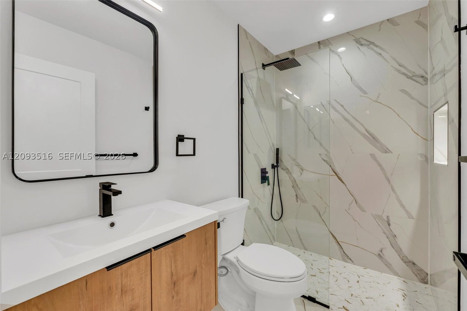 Real estate property located at 16 Gables Blvd, Broward, Bonaventure, Weston, FL