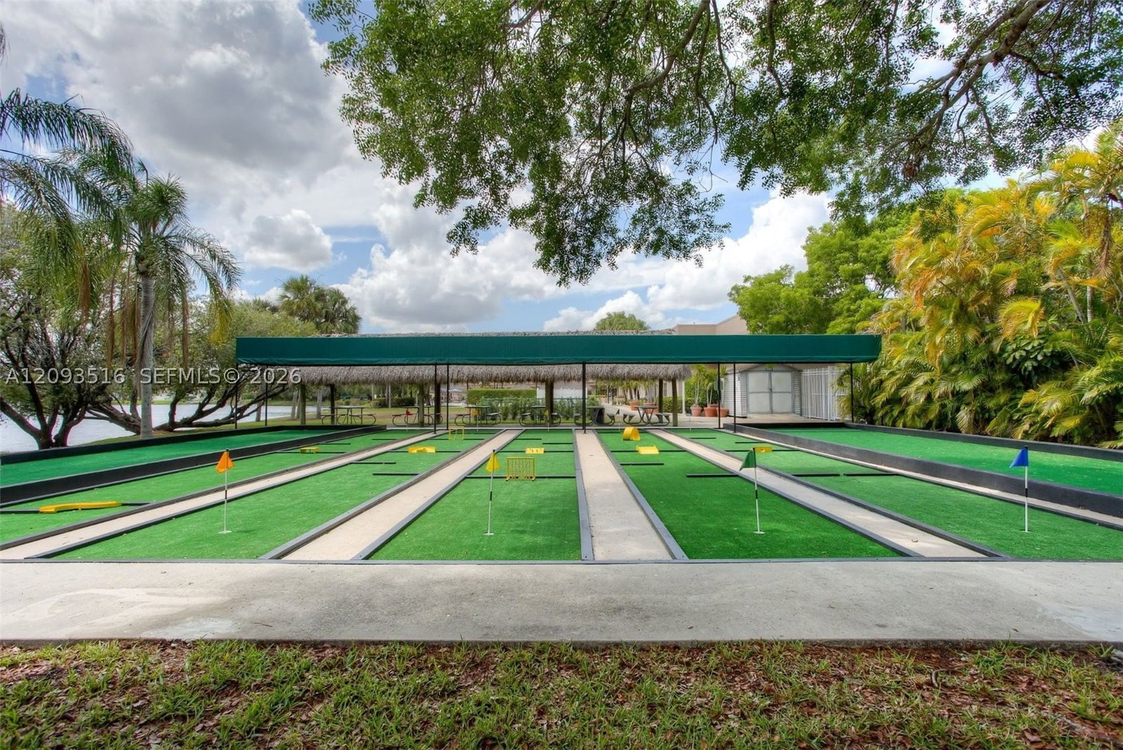 Real estate property located at 16 Gables Blvd, Broward, Bonaventure, Weston, FL