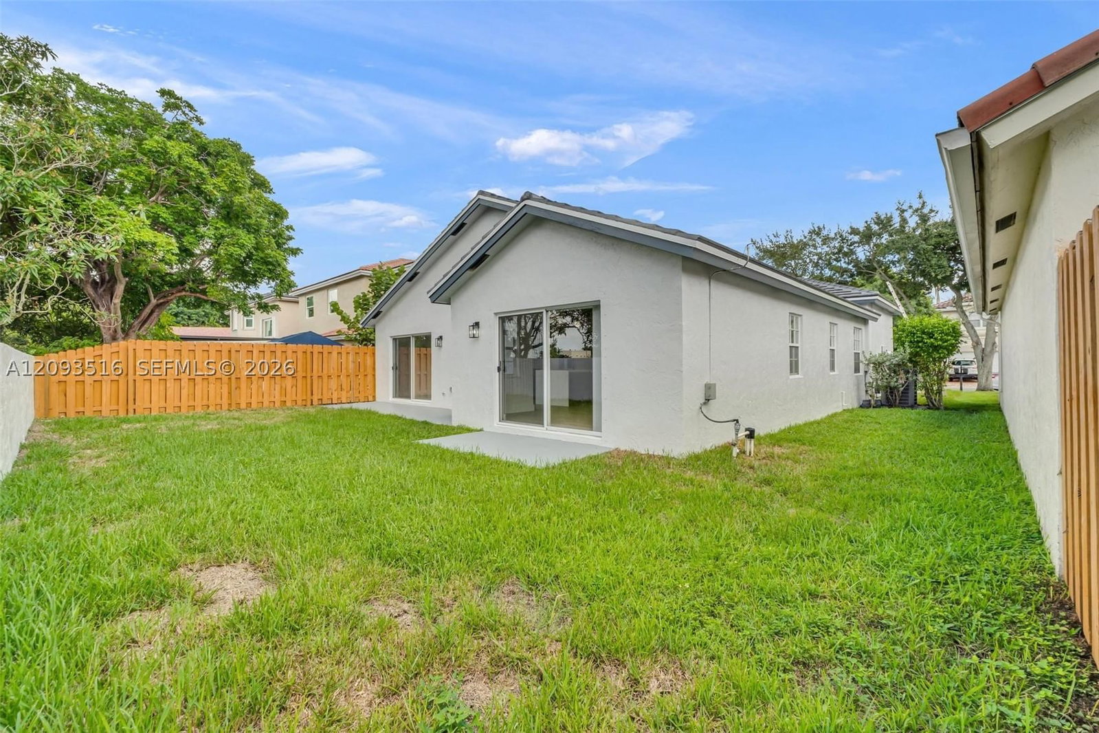 Real estate property located at 16 Gables Blvd, Broward, Bonaventure, Weston, FL