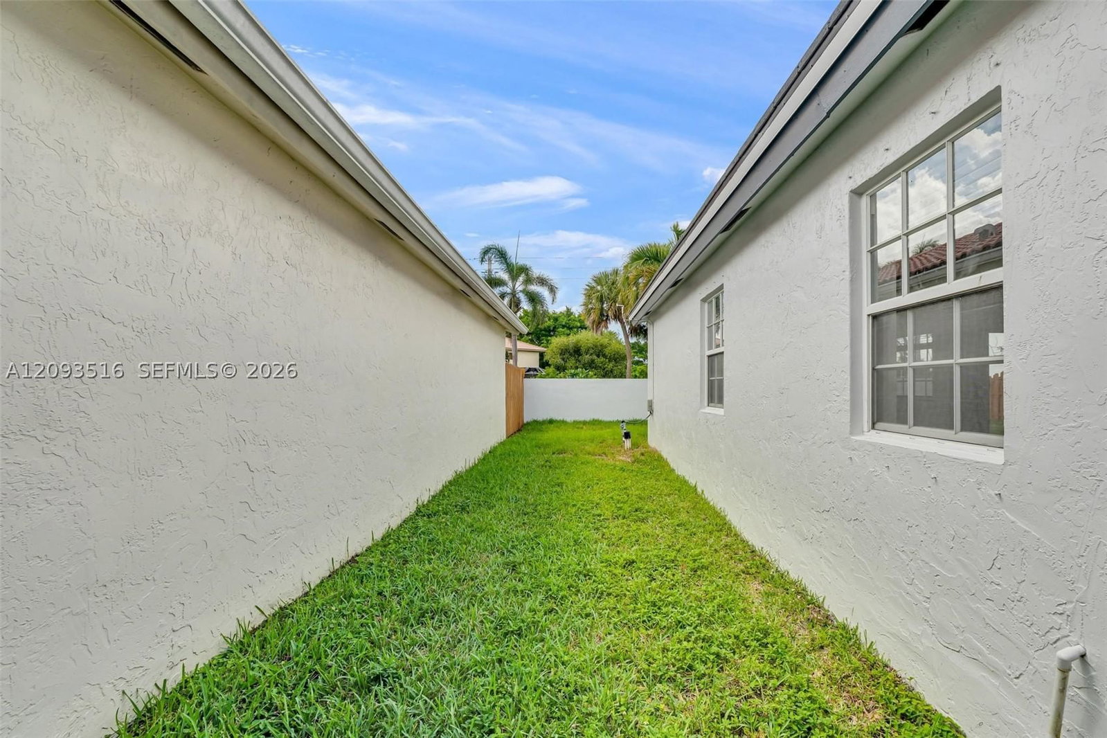 Real estate property located at 16 Gables Blvd, Broward, Bonaventure, Weston, FL