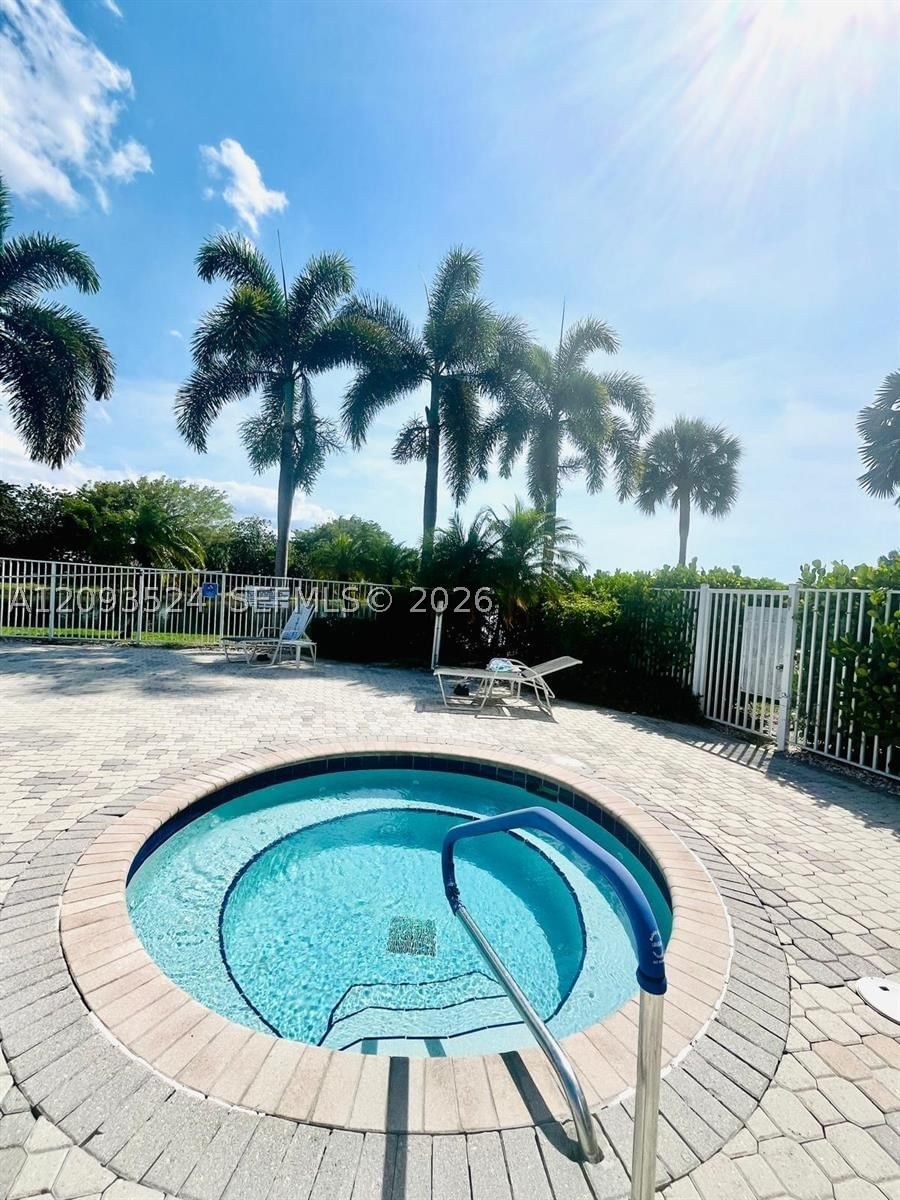 Real estate property located at 8195 Via Bella, Palm Beach, Boca Azul Ph 4 And 5, Boca Raton, FL
