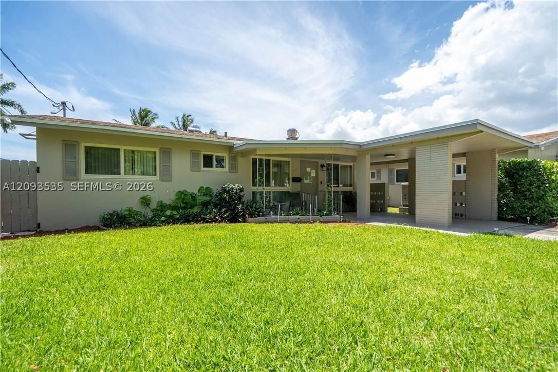 Real estate property located at 1405 10th St, Broward, Florian Isles 2nd Sec, Dania Beach, FL