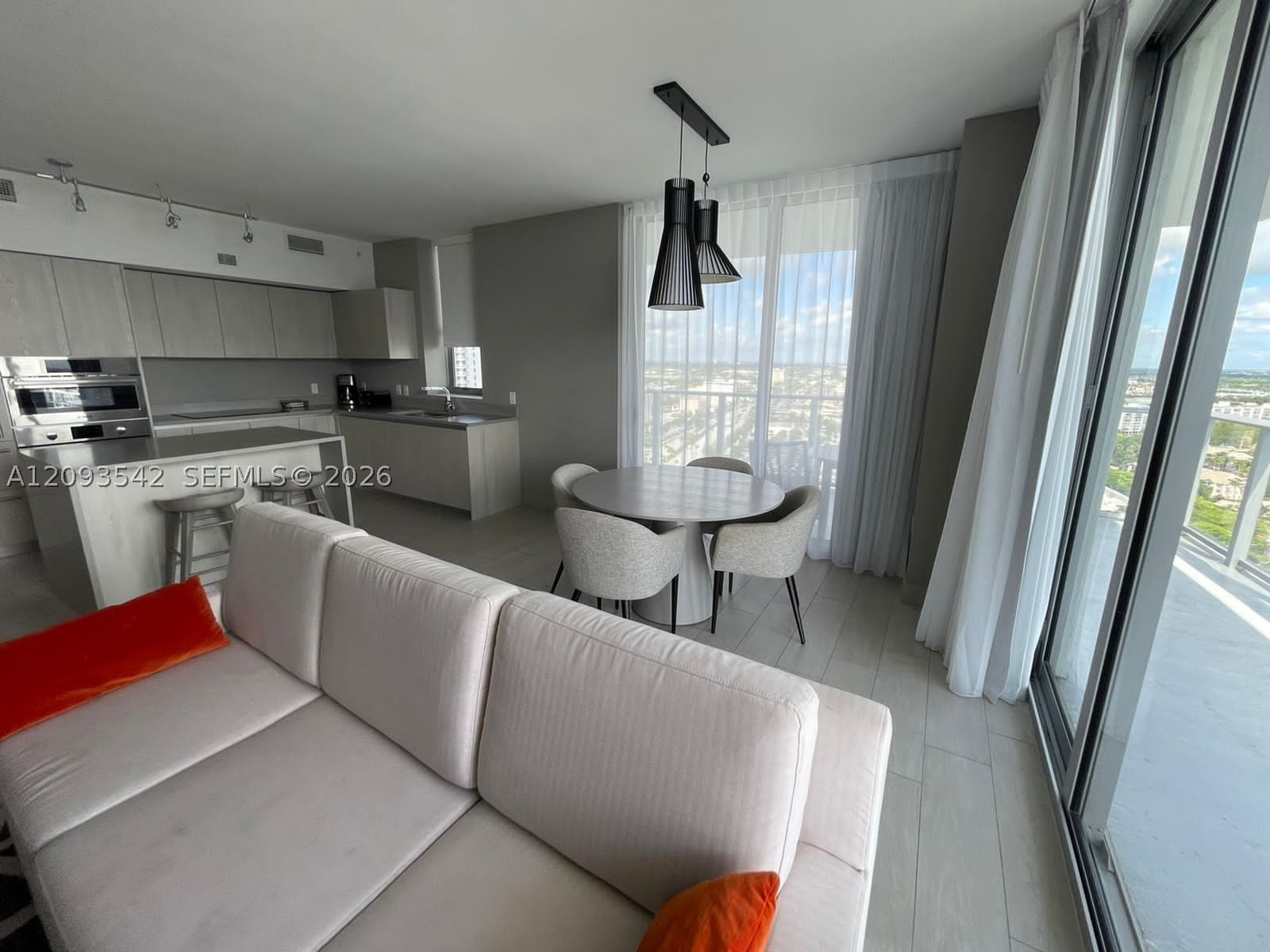 Real estate property located at 4010 Ocean Dr R1902, Broward, 4010 South Ocean Condo, Hollywood, FL