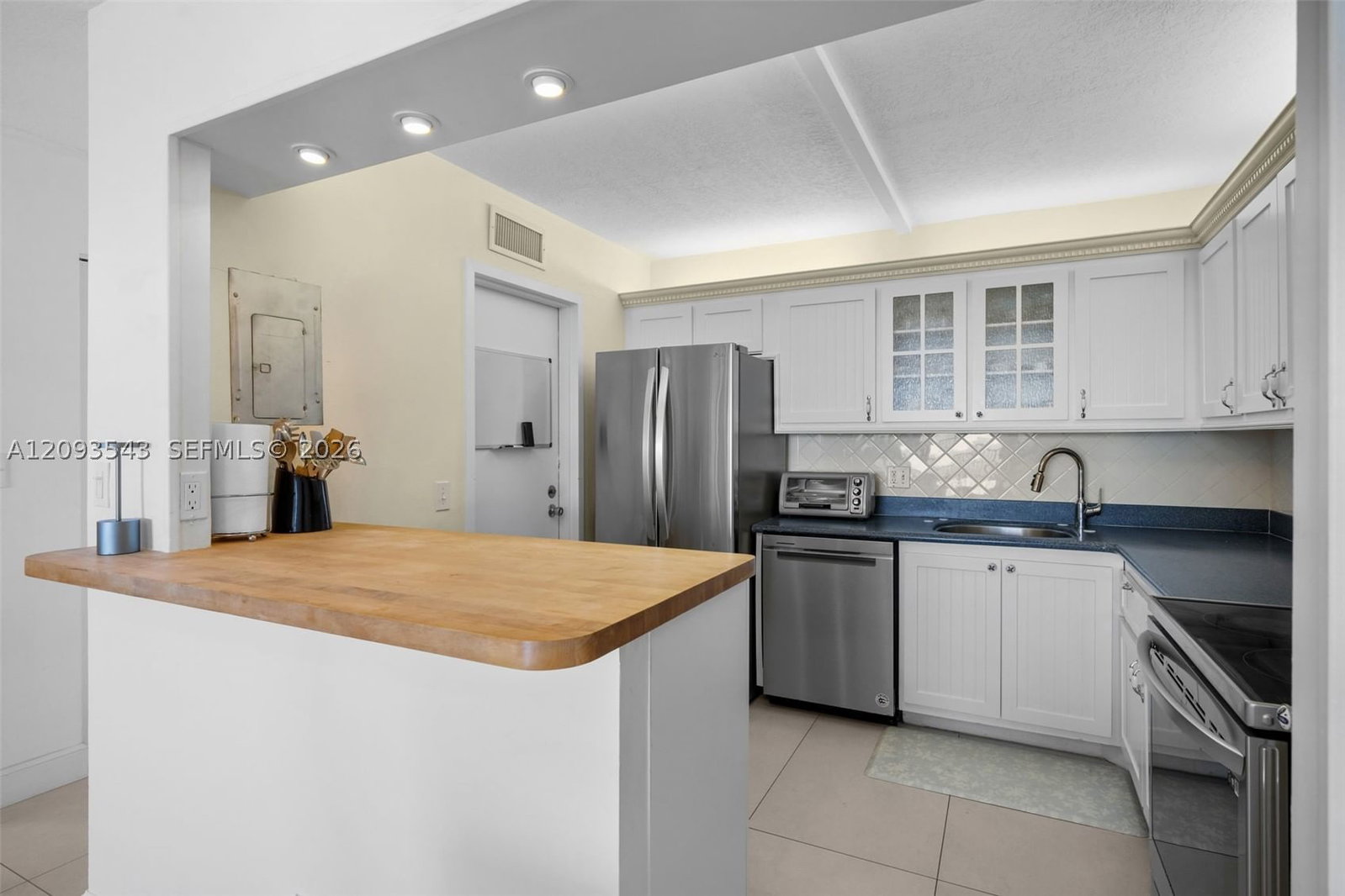 Real estate property located at 2201 S Ocean Dr #1102, Broward, Quadomain Tower I And Iv, Hollywood, FL