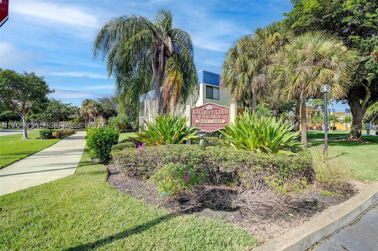 Real estate property located at 165 Lakeview Dr #201, Broward, Racquet Club Village Apar, Weston, FL