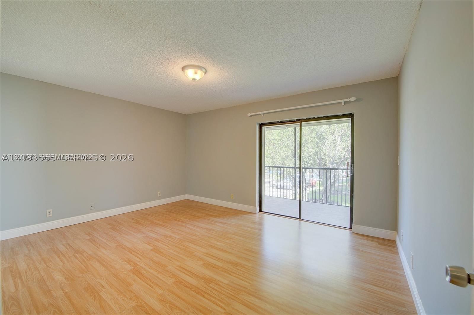 Real estate property located at 165 Lakeview Dr #201, Broward, Racquet Club Village Apar, Weston, FL