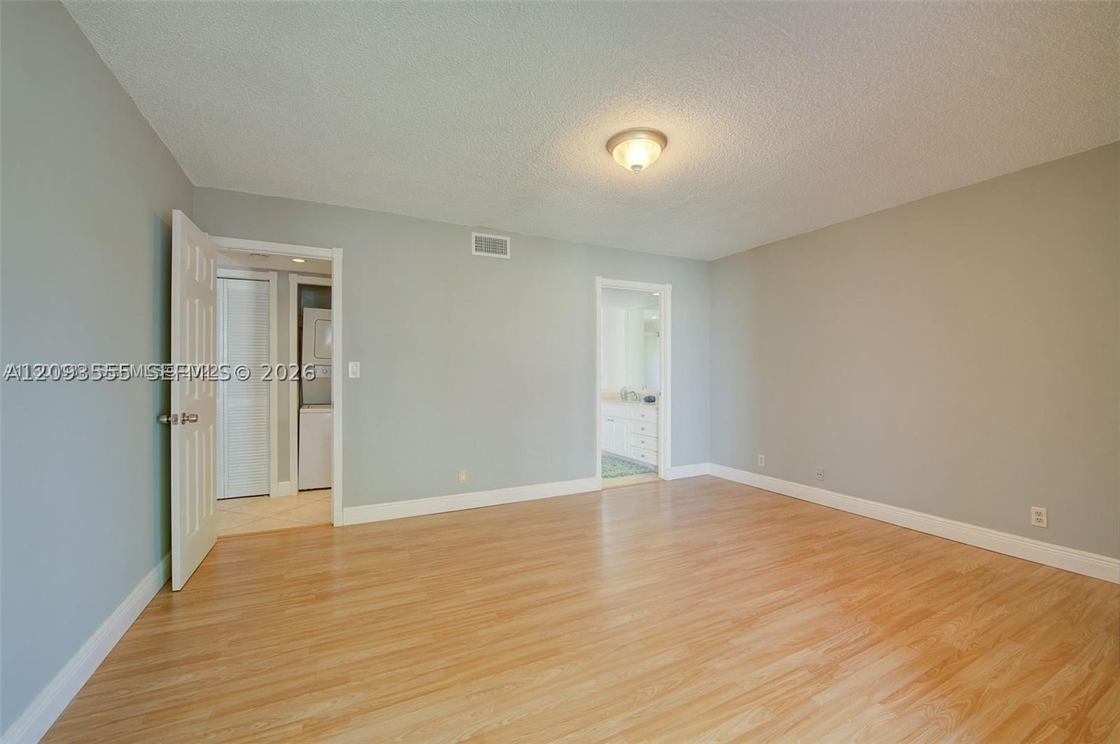 Real estate property located at 165 Lakeview Dr #201, Broward, Racquet Club Village Apar, Weston, FL