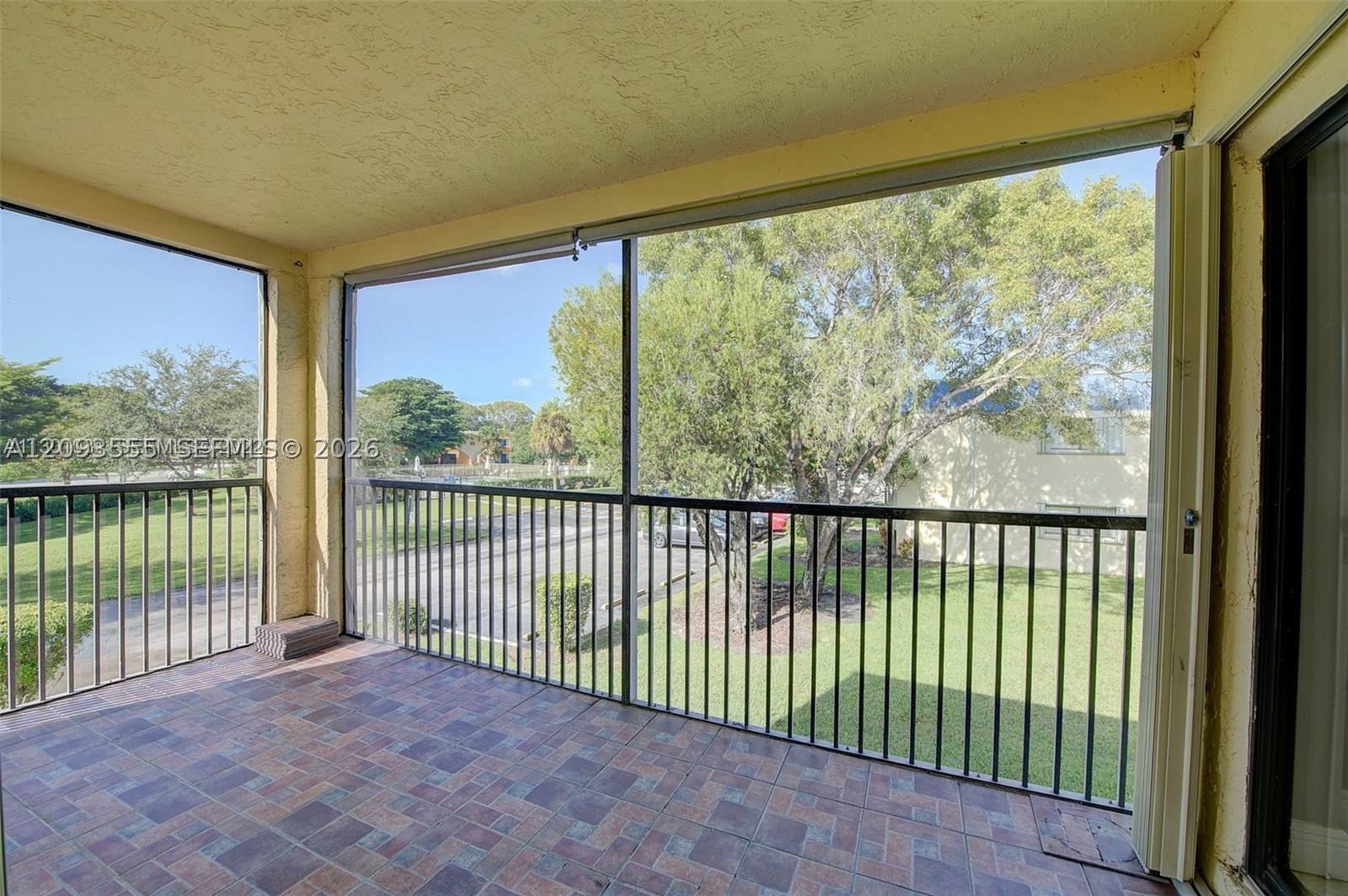 Real estate property located at 165 Lakeview Dr #201, Broward, Racquet Club Village Apar, Weston, FL