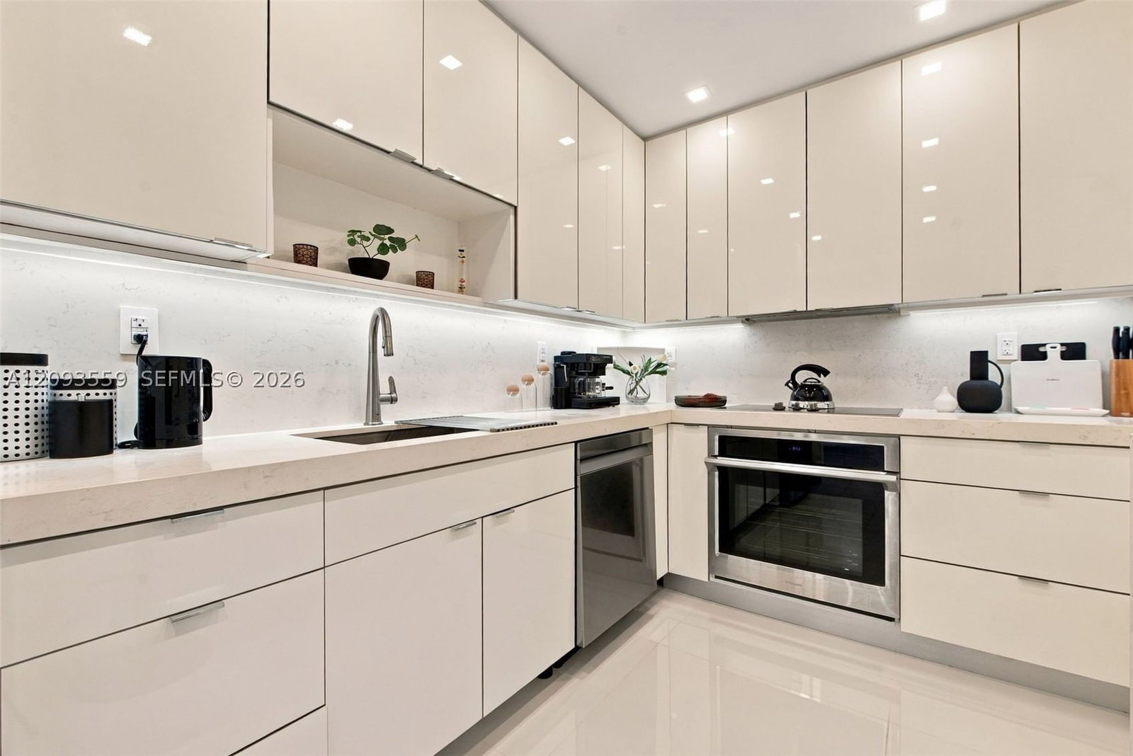 Real estate property located at 10185 Collins Ave #506, Miami-dade, The Plaza Of Bal Harbour, Bal Harbour, FL