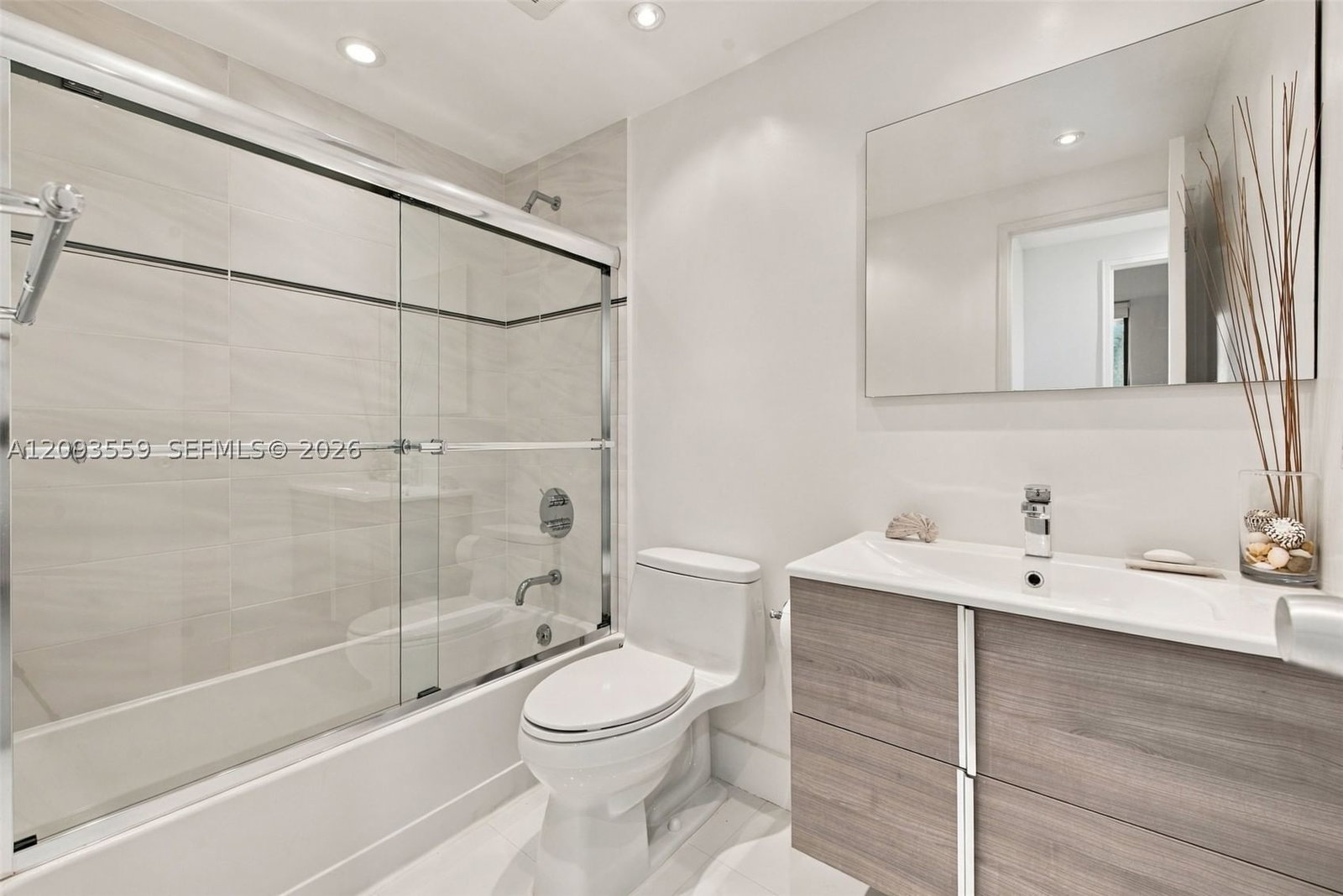 Real estate property located at 10185 Collins Ave #506, Miami-dade, The Plaza Of Bal Harbour, Bal Harbour, FL