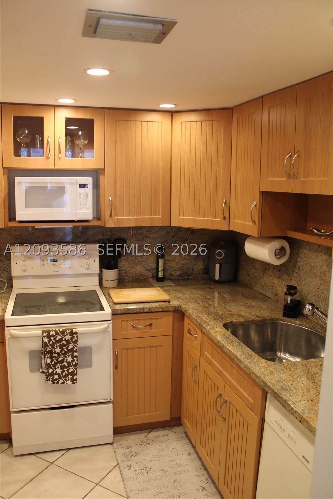 Real estate property located at 2457 Collins Ave #1502, Miami-dade, The Royal Club Condo, Miami Beach, FL