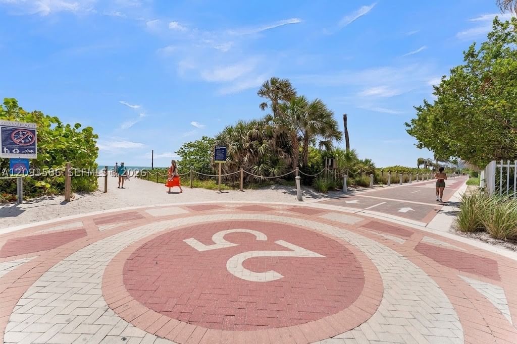 Real estate property located at 2457 Collins Ave #1502, Miami-dade, The Royal Club Condo, Miami Beach, FL