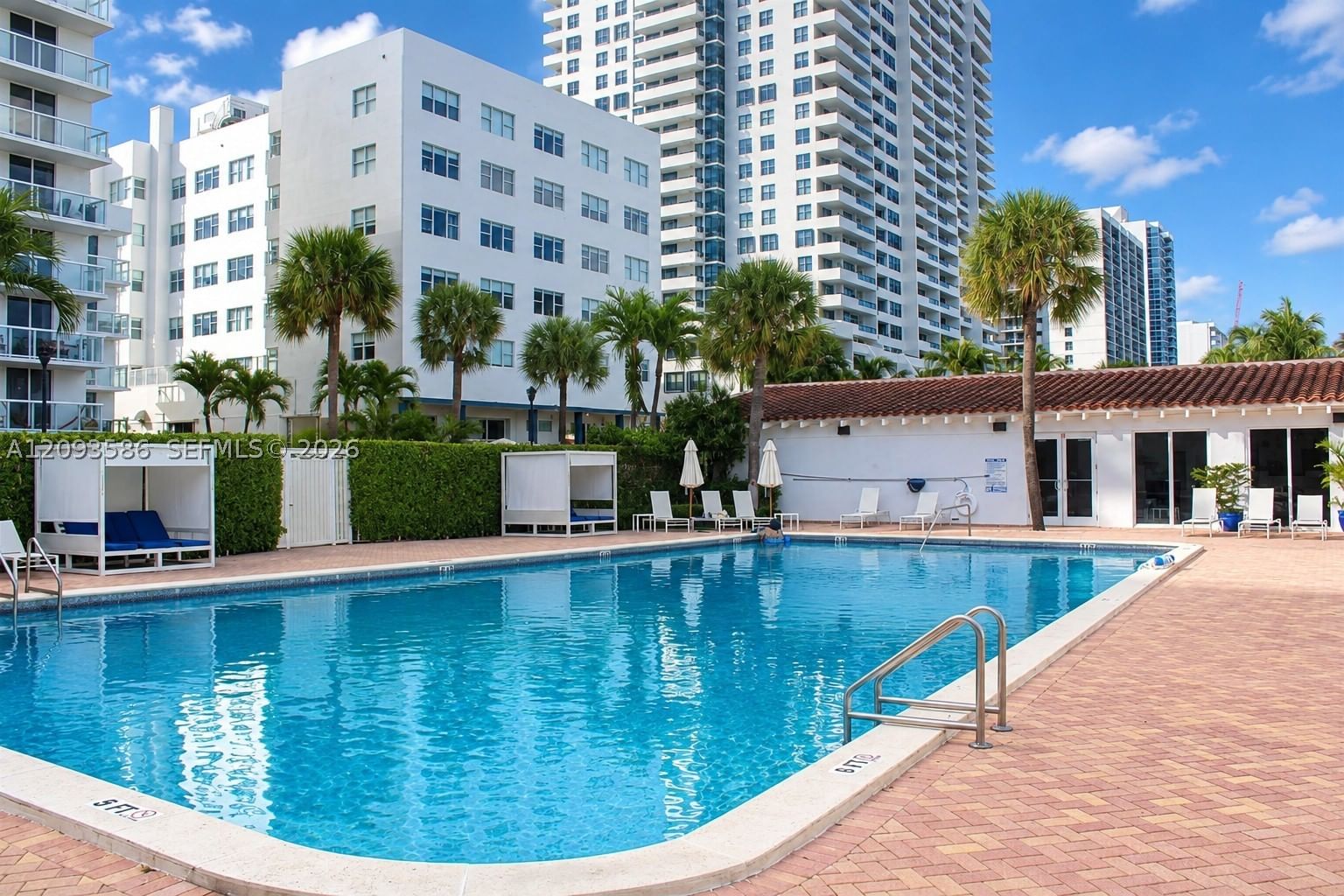 Real estate property located at 2457 Collins Ave #1502, Miami-dade, The Royal Club Condo, Miami Beach, FL