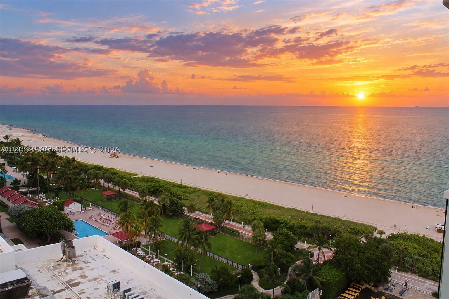 Real estate property located at 2457 Collins Ave #1502, Miami-dade, The Royal Club Condo, Miami Beach, FL