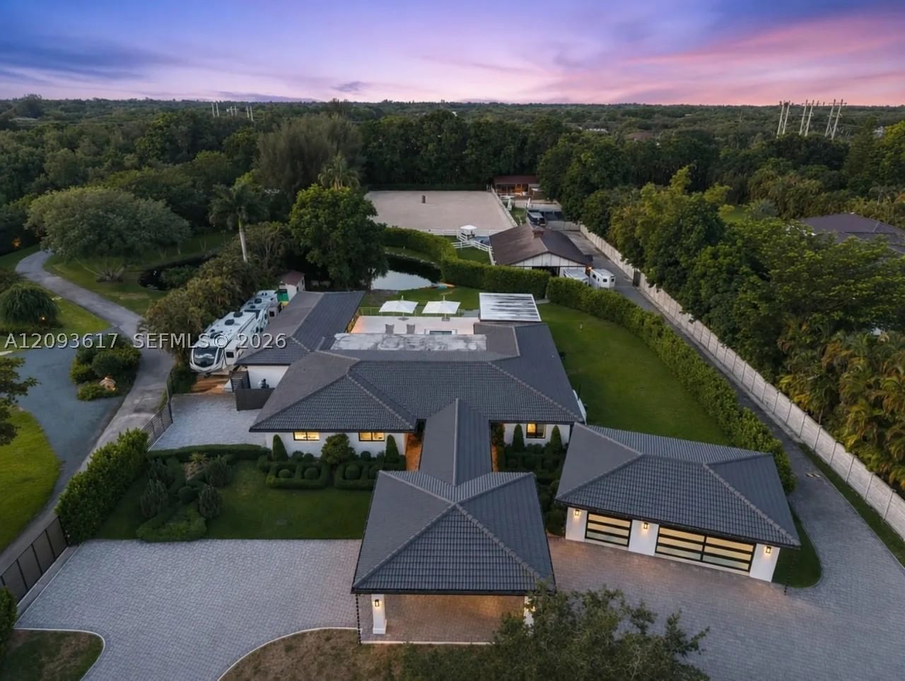 Real estate property located at 13211 Mustang Trl, Broward, Everglades Sugar & Land C, Southwest Ranches, FL