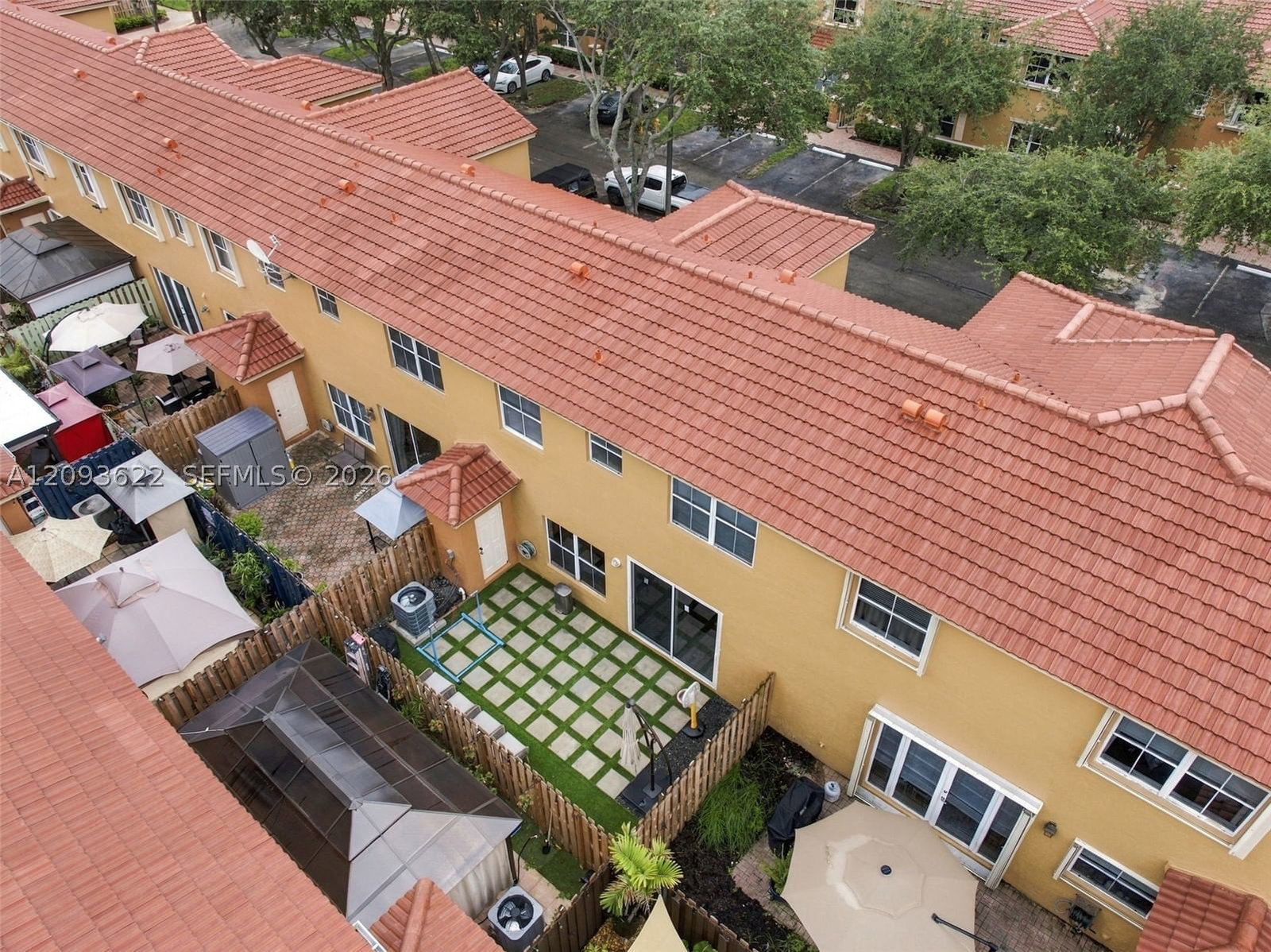 Real estate property located at 8531 139th Ter #1406, Miami-dade, Villa Vizcaya Condo, Miami Lakes, FL
