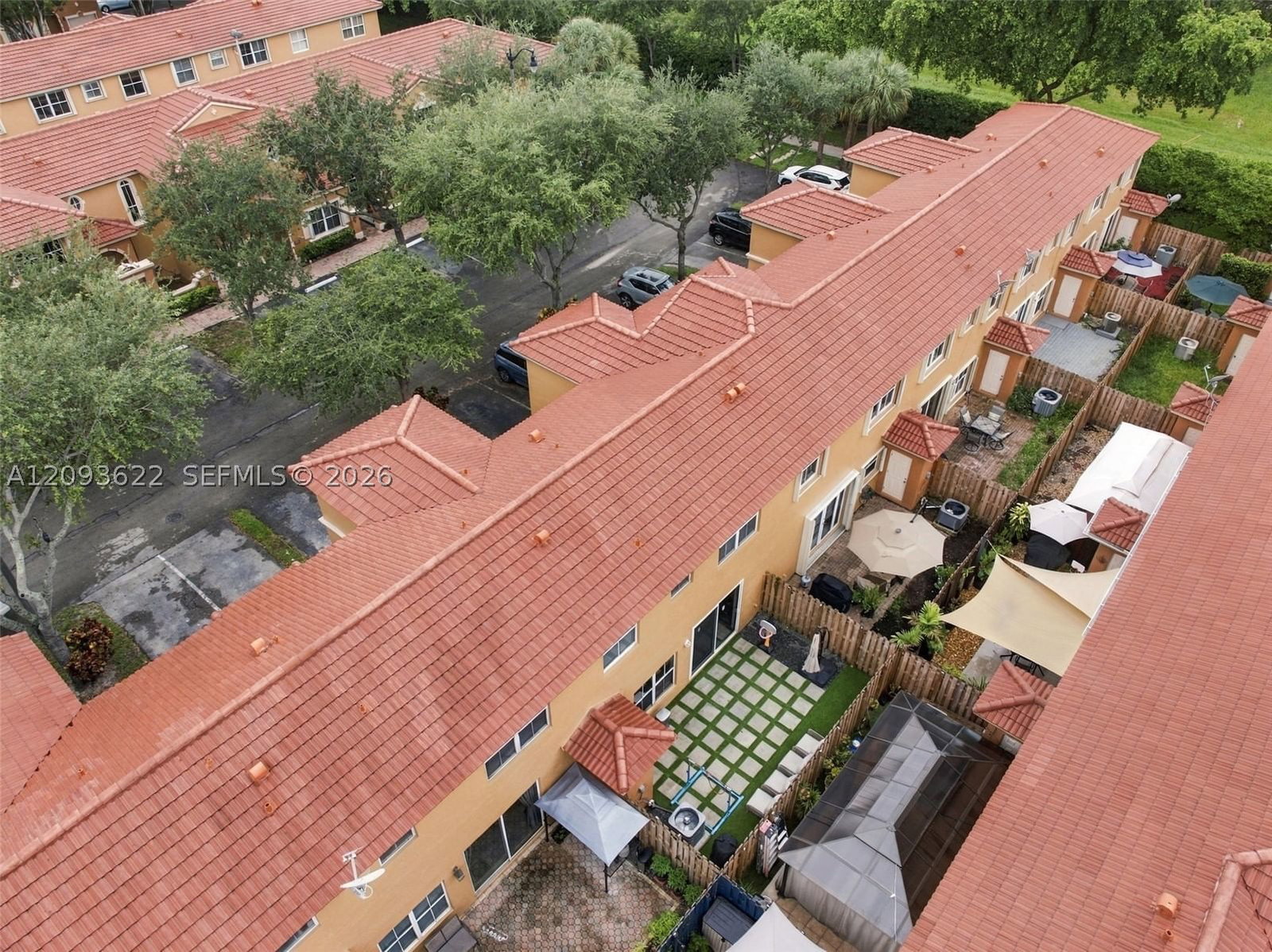 Real estate property located at 8531 139th Ter #1406, Miami-dade, Villa Vizcaya Condo, Miami Lakes, FL