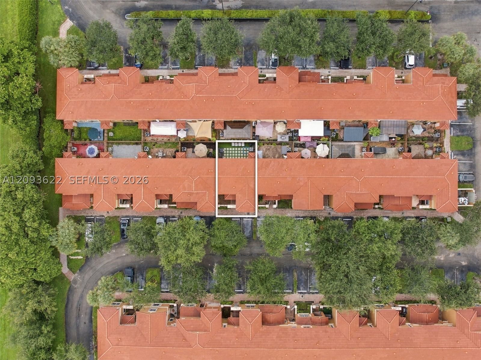 Real estate property located at 8531 139th Ter #1406, Miami-dade, Villa Vizcaya Condo, Miami Lakes, FL