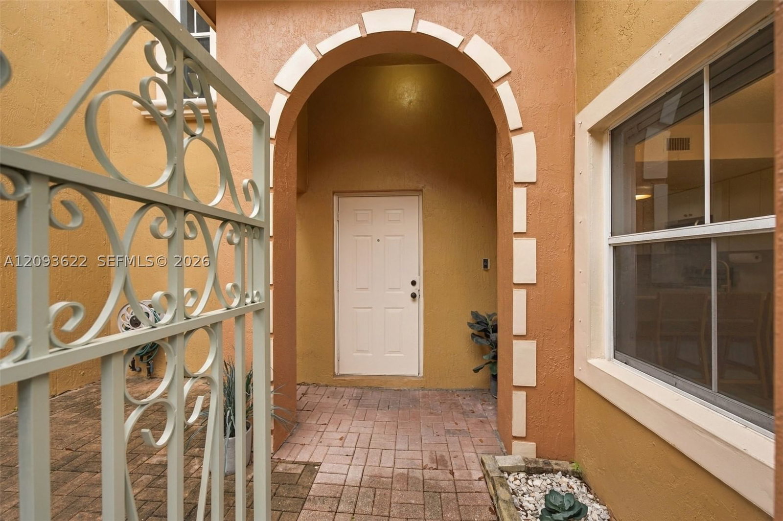 Real estate property located at 8531 139th Ter #1406, Miami-dade, Villa Vizcaya Condo, Miami Lakes, FL