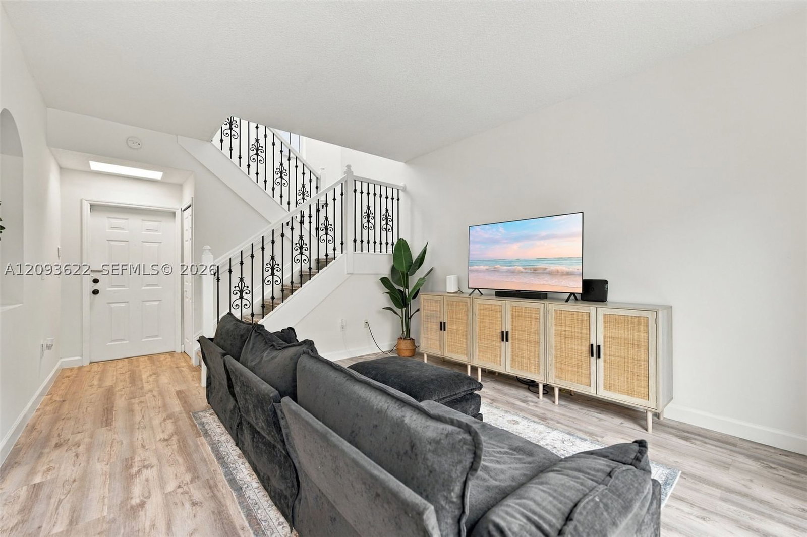 Real estate property located at 8531 139th Ter #1406, Miami-dade, Villa Vizcaya Condo, Miami Lakes, FL