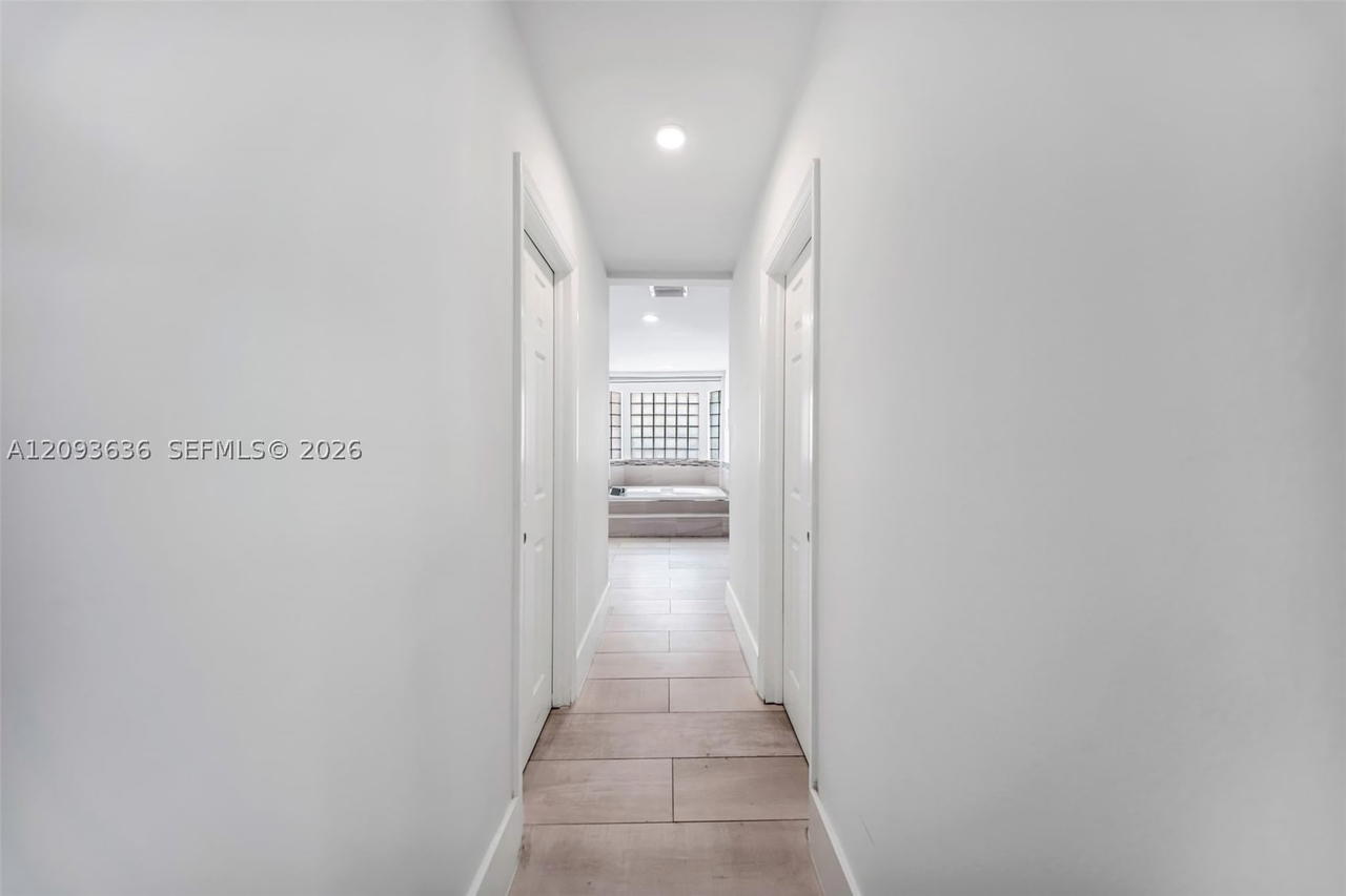 Real estate property located at 10195 26th St, Miami-dade, Vanderbilt Park, Doral, FL