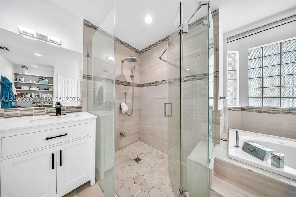 Real estate property located at 10195 26th St, Miami-dade, Vanderbilt Park, Doral, FL