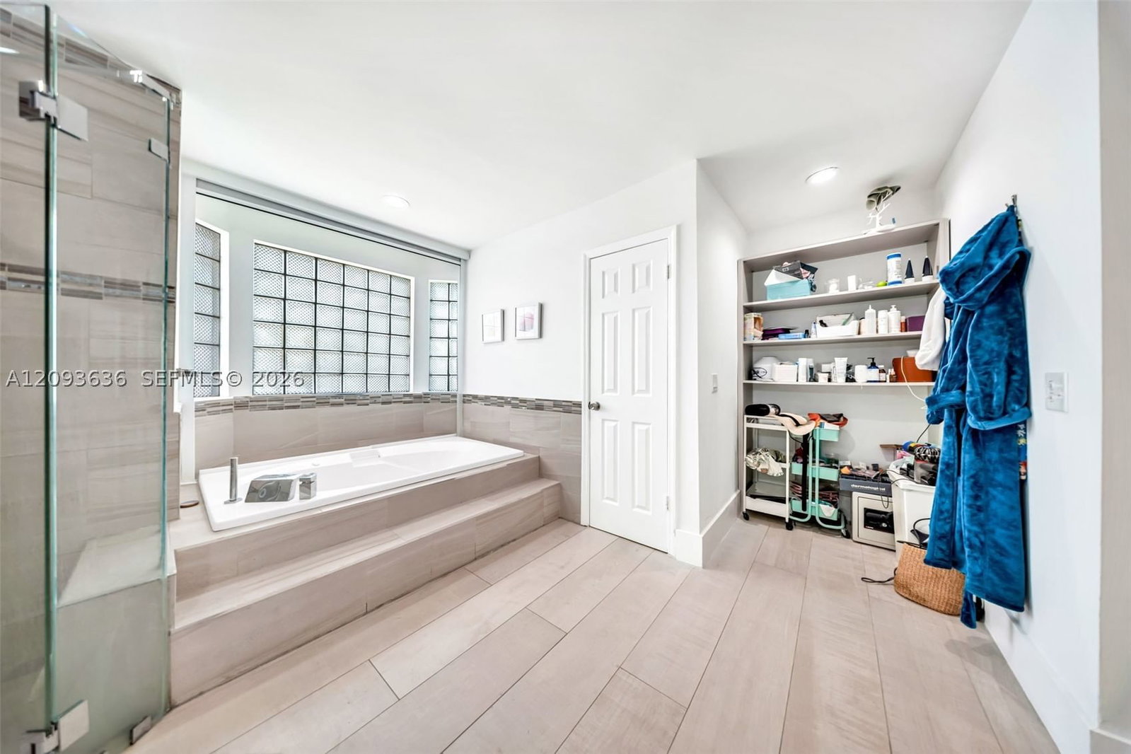 Real estate property located at 10195 26th St, Miami-dade, Vanderbilt Park, Doral, FL