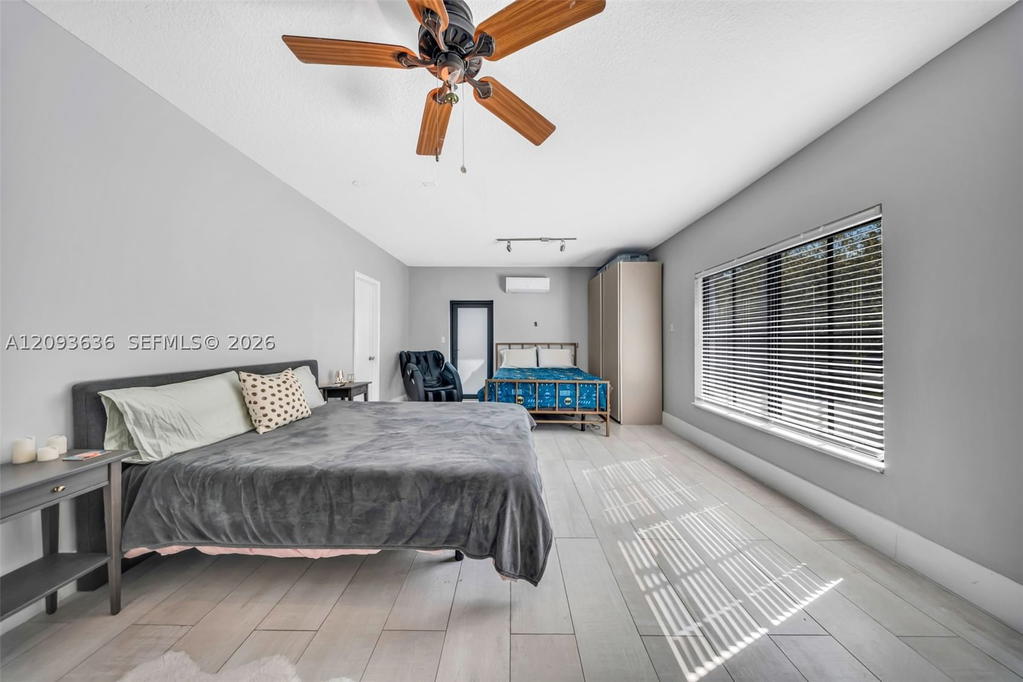 Real estate property located at 10195 26th St, Miami-dade, Vanderbilt Park, Doral, FL