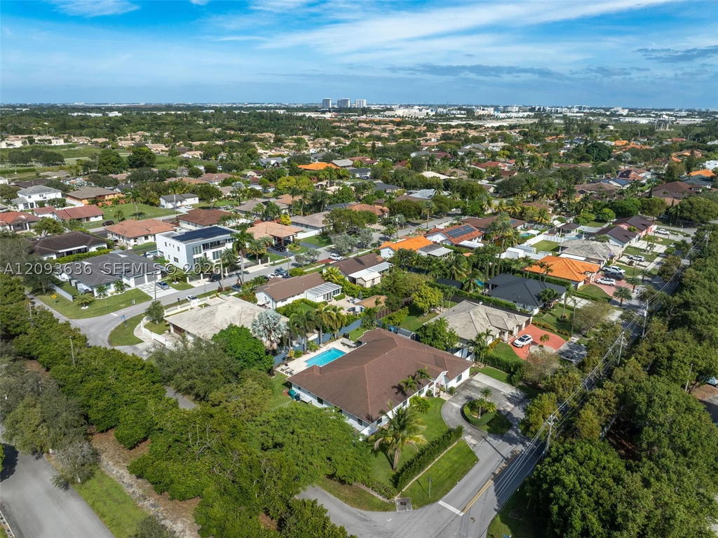 Real estate property located at 10195 26th St, Miami-dade, Vanderbilt Park, Doral, FL