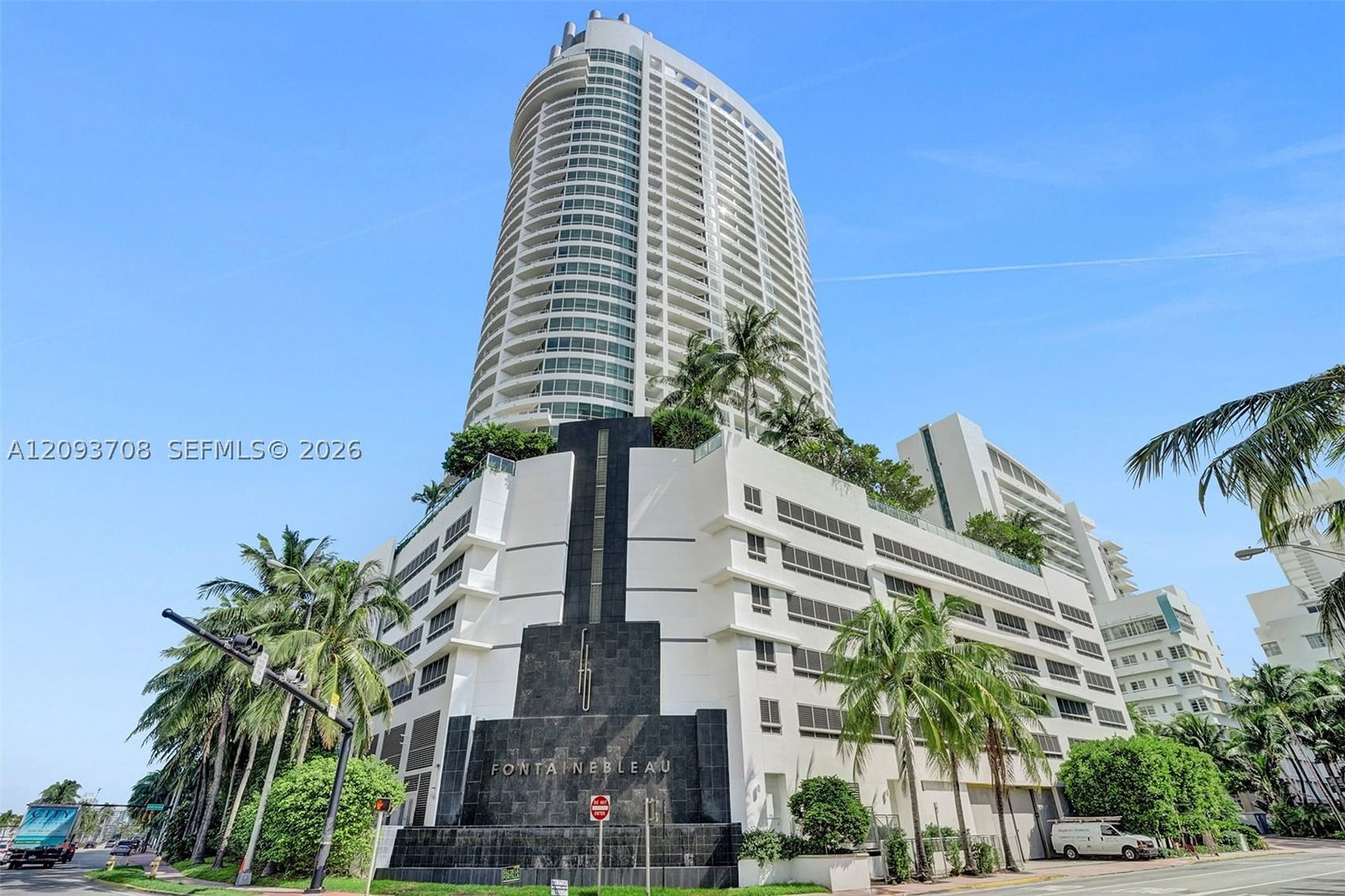Real estate property located at 4401 Collins Ave #1709, Miami-dade, Fontainebleau Ii Tresor, Miami Beach, FL