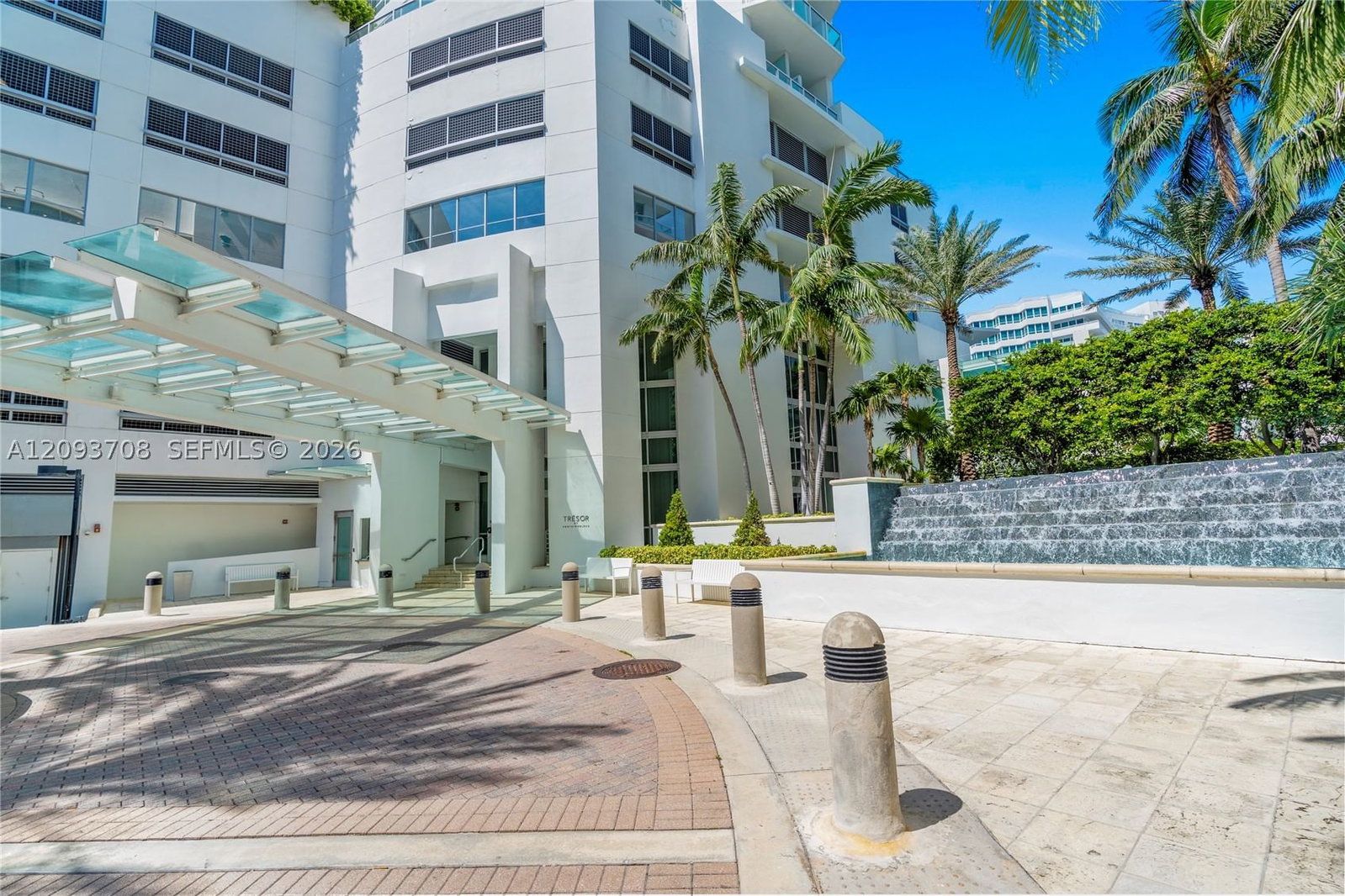 Real estate property located at 4401 Collins Ave #1709, Miami-dade, Fontainebleau Ii Tresor, Miami Beach, FL