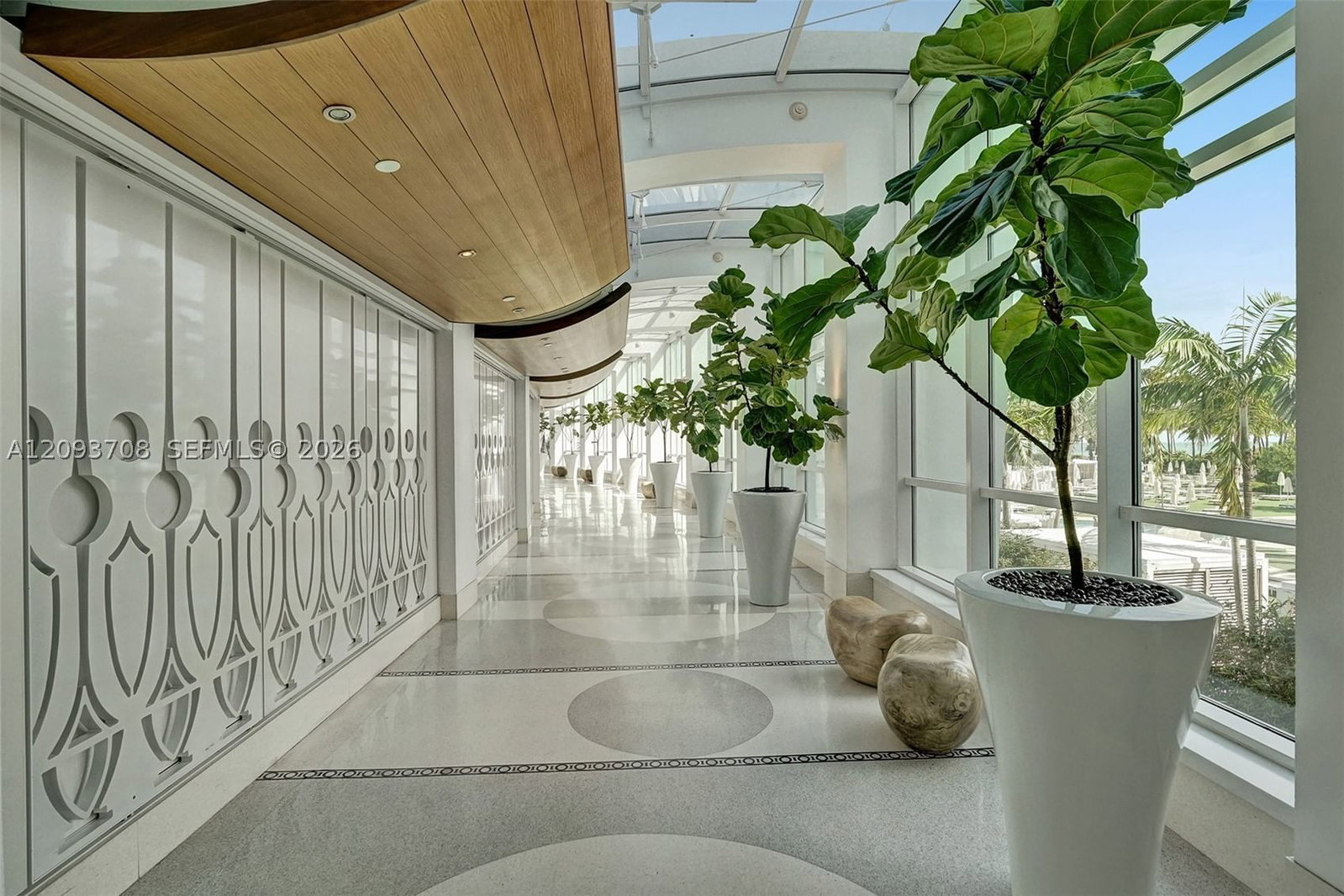 Real estate property located at 4401 Collins Ave #1709, Miami-dade, Fontainebleau Ii Tresor, Miami Beach, FL