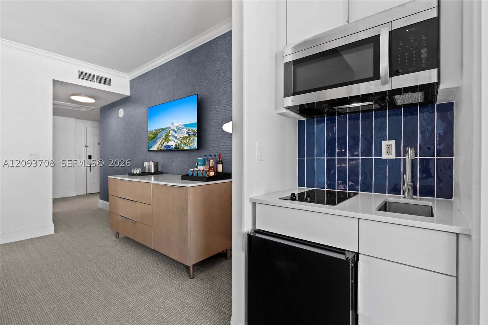 Real estate property located at 4401 Collins Ave #1709, Miami-dade, Fontainebleau Ii Tresor, Miami Beach, FL