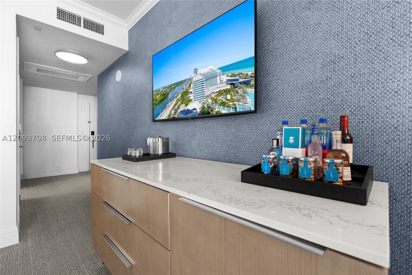 Real estate property located at 4401 Collins Ave #1709, Miami-dade, Fontainebleau Ii Tresor, Miami Beach, FL