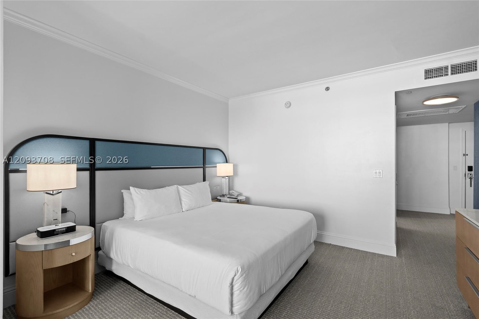 Real estate property located at 4401 Collins Ave #1709, Miami-dade, Fontainebleau Ii Tresor, Miami Beach, FL