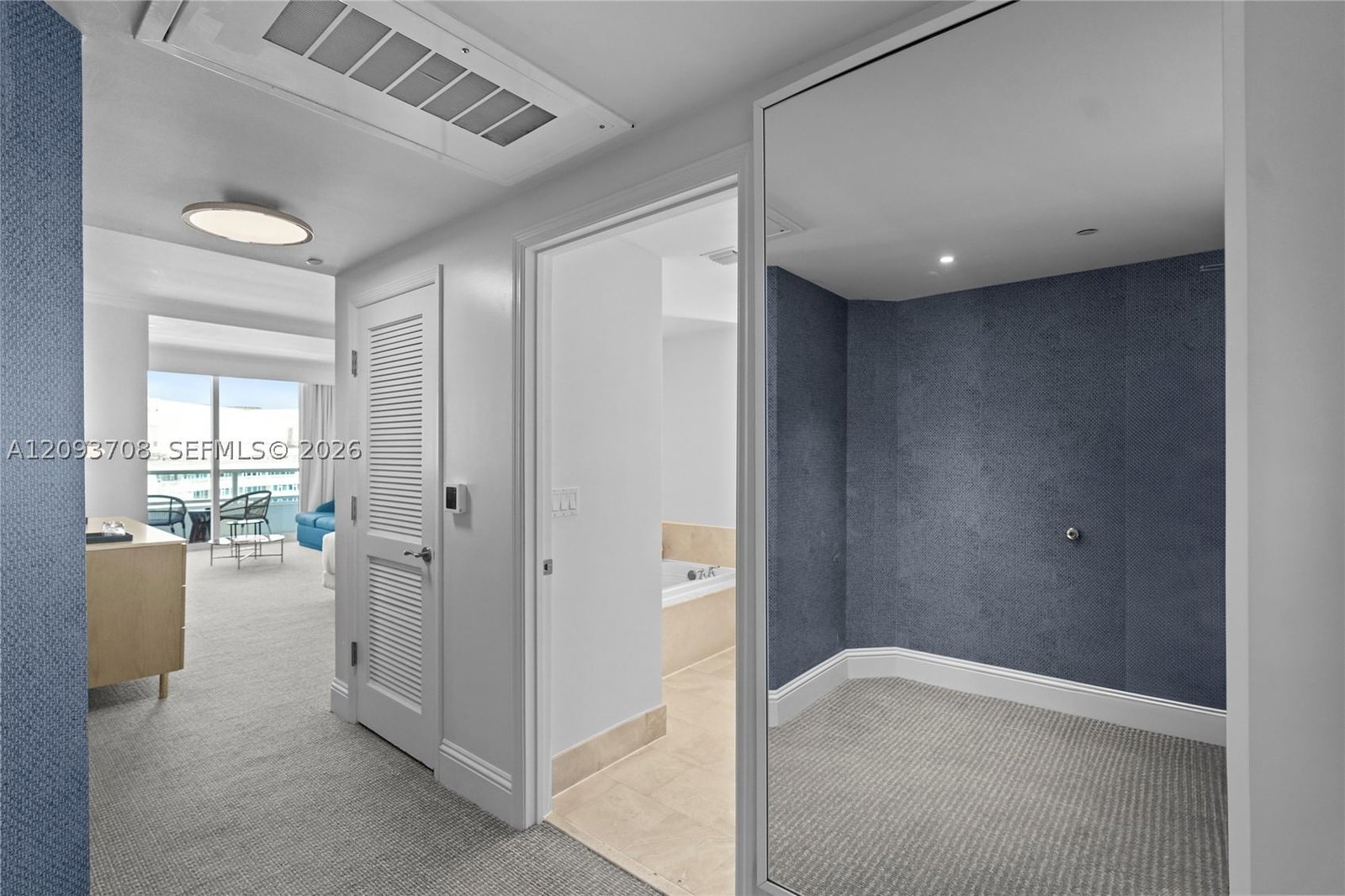 Real estate property located at 4401 Collins Ave #1709, Miami-dade, Fontainebleau Ii Tresor, Miami Beach, FL
