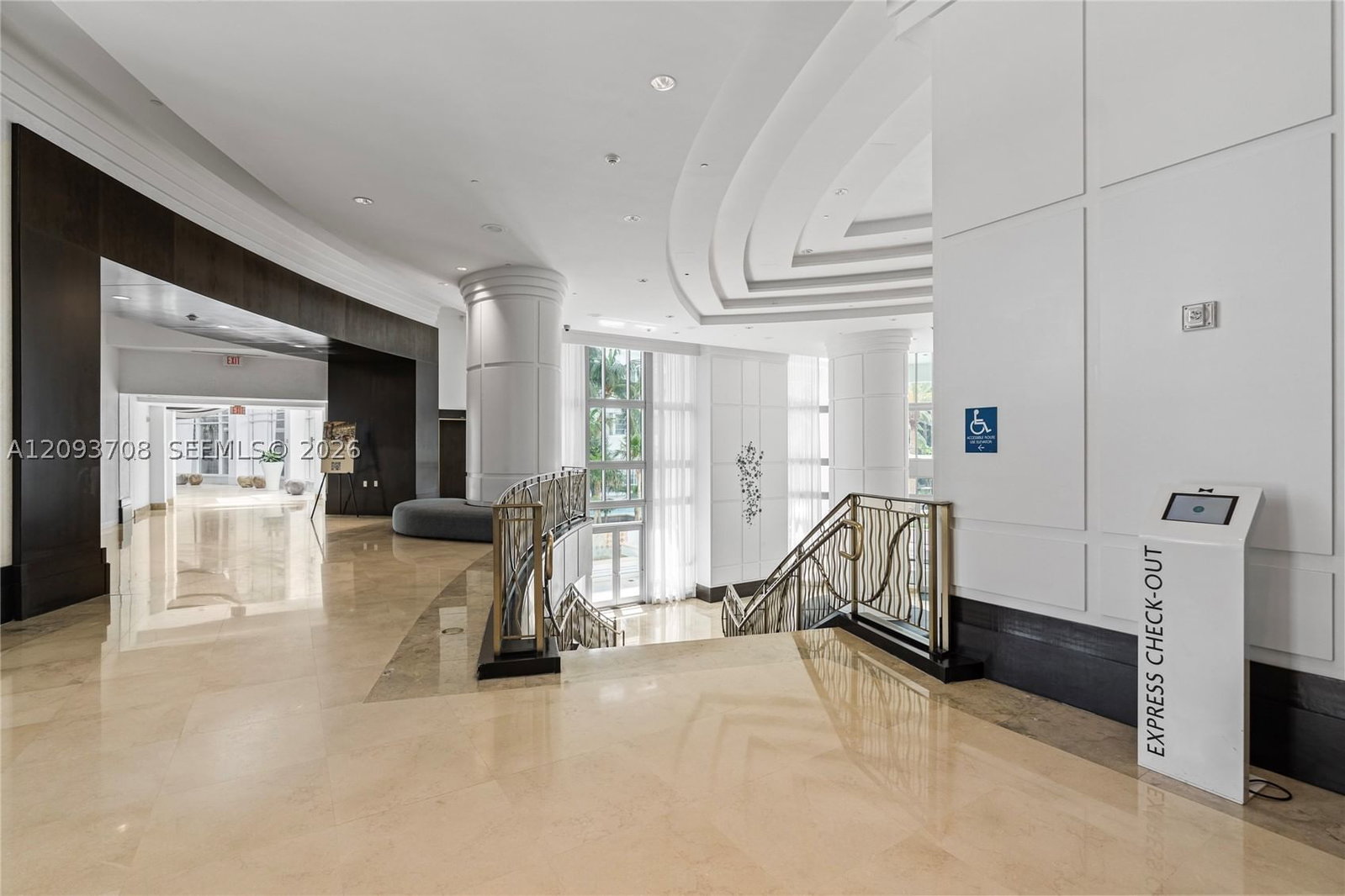 Real estate property located at 4401 Collins Ave #1709, Miami-dade, Fontainebleau Ii Tresor, Miami Beach, FL