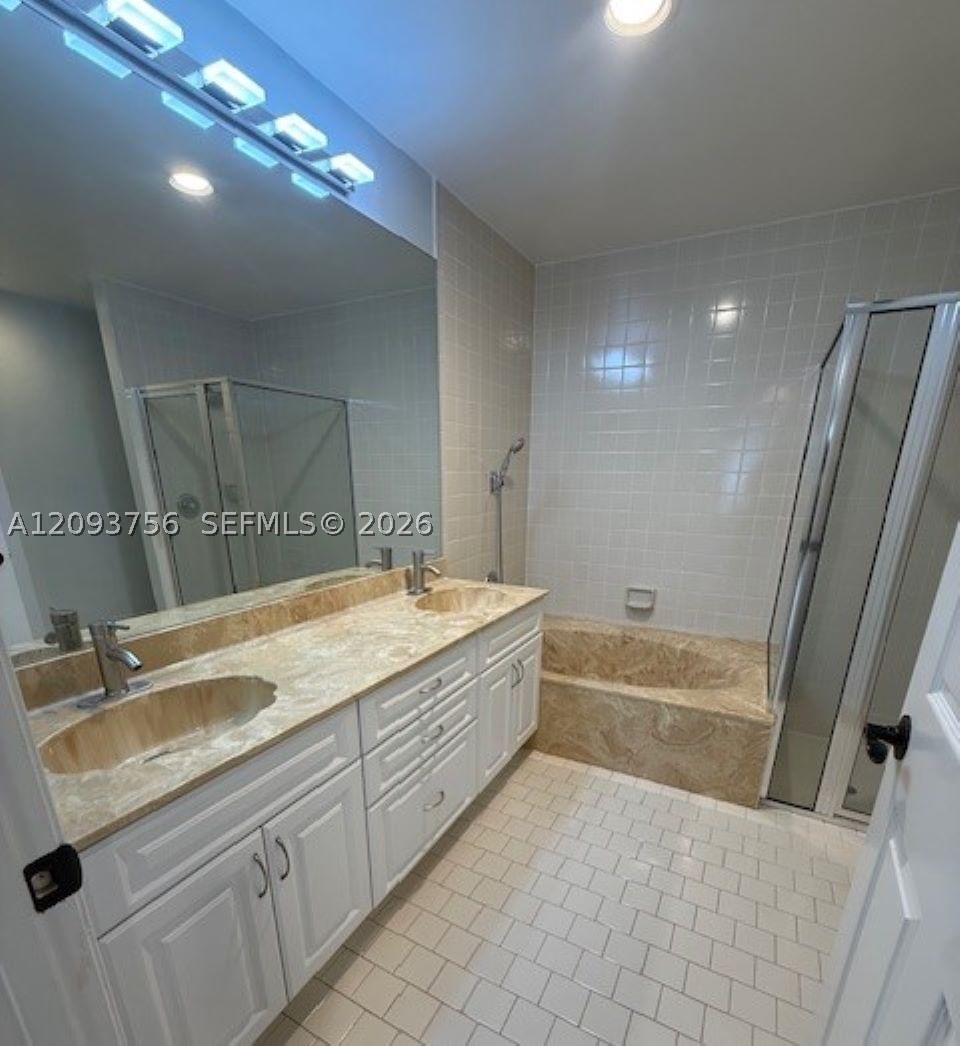 Real estate property located at 7860 Lexington Club Blvd B, Palm Beach, Lexington Club Villas Con, Delray Beach, FL
