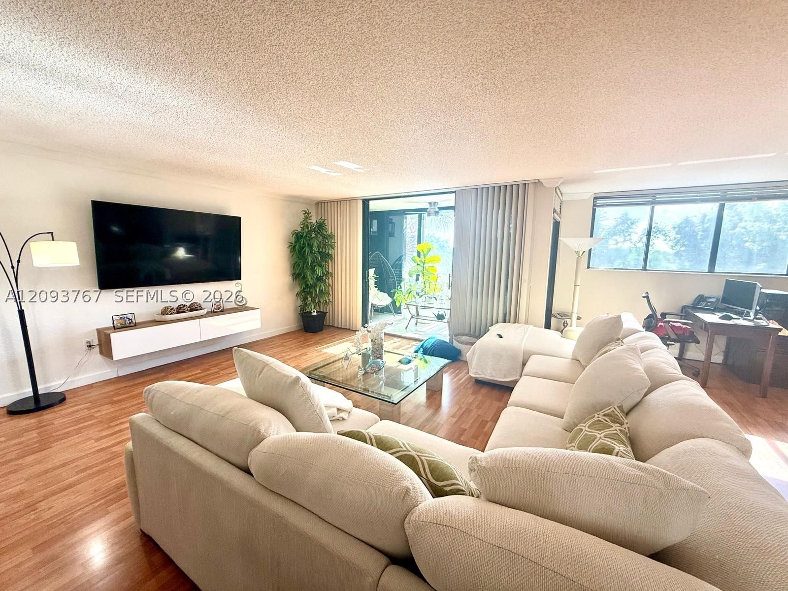 Real estate property located at 9735 52nd St #420, Miami-dade, Doral Oaks Condo #1, Doral, FL
