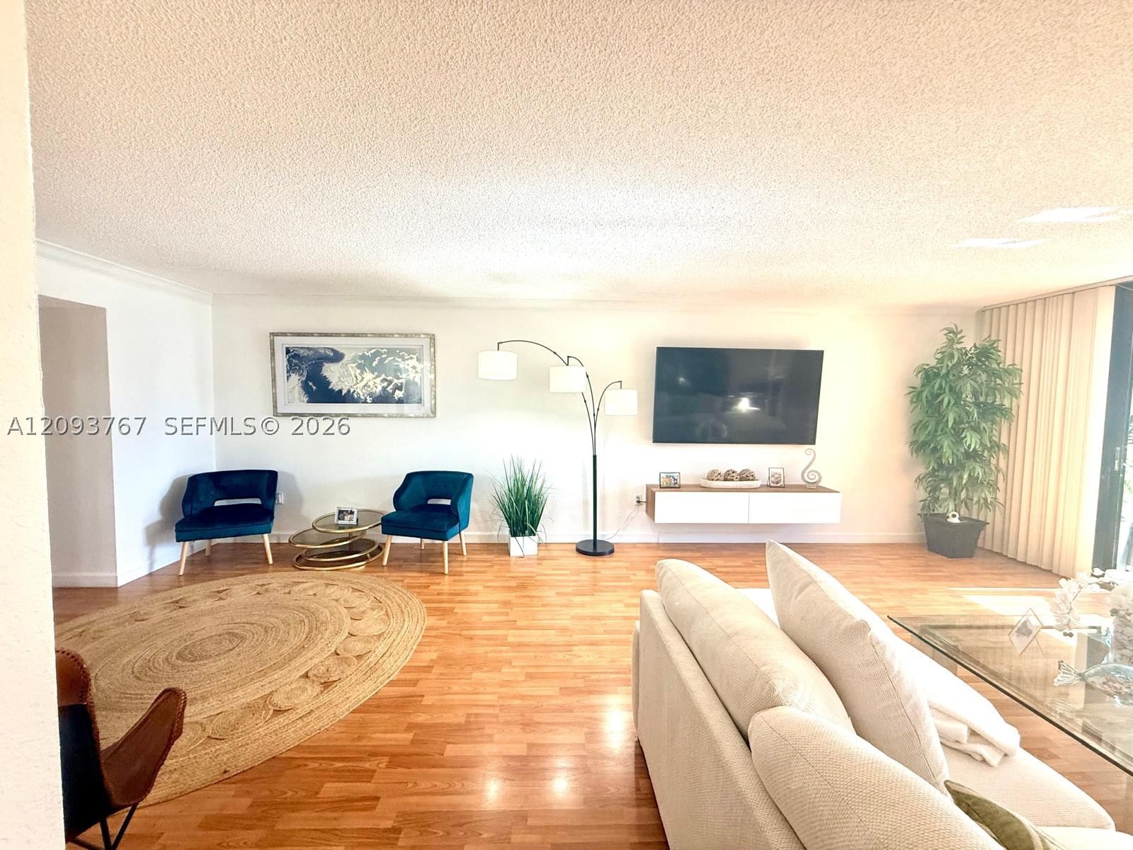 Real estate property located at 9735 52nd St #420, Miami-dade, Doral Oaks Condo #1, Doral, FL