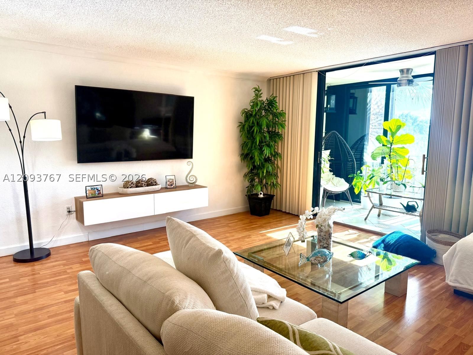 Real estate property located at 9735 52nd St #420, Miami-dade, Doral Oaks Condo #1, Doral, FL