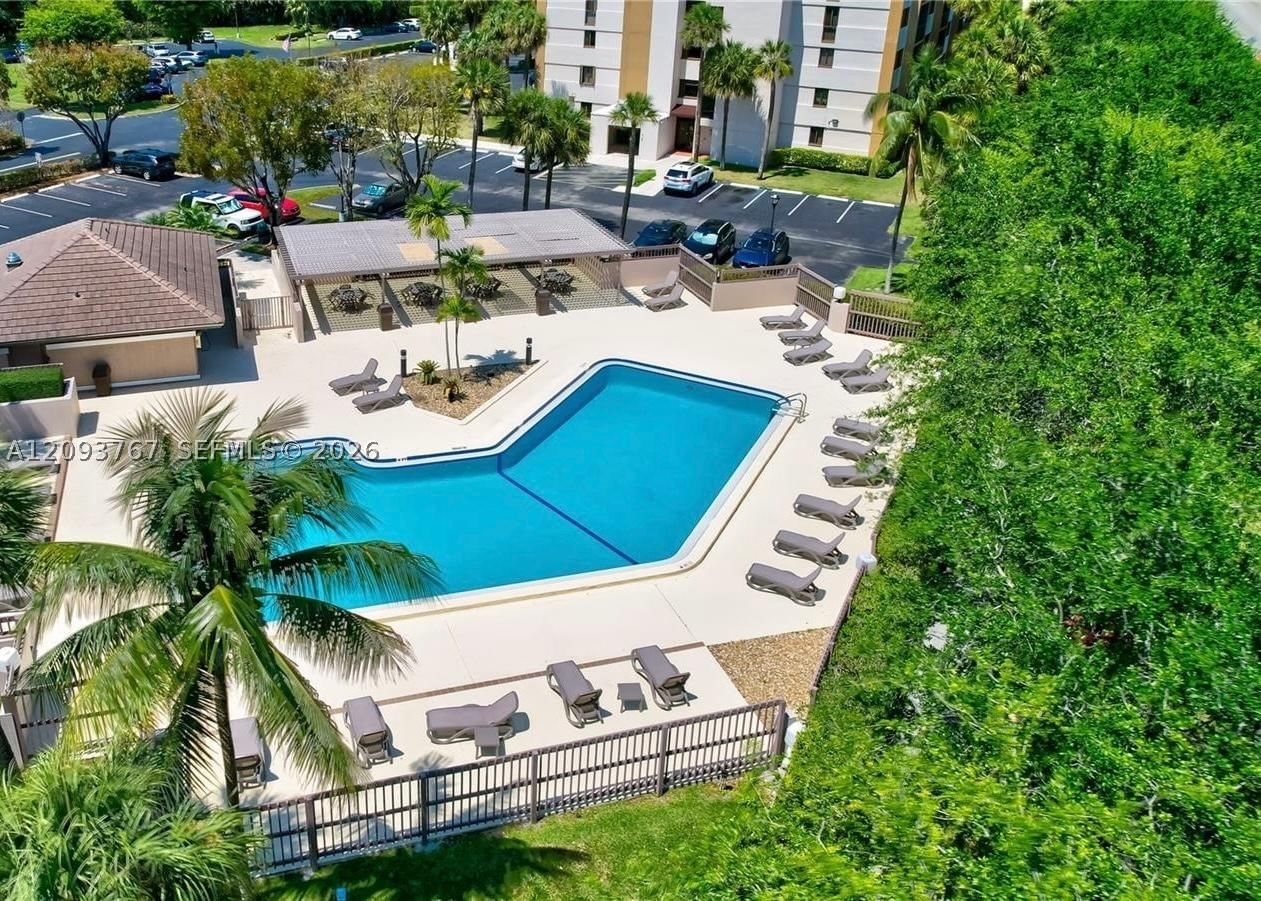 Real estate property located at 9735 52nd St #420, Miami-dade, Doral Oaks Condo #1, Doral, FL