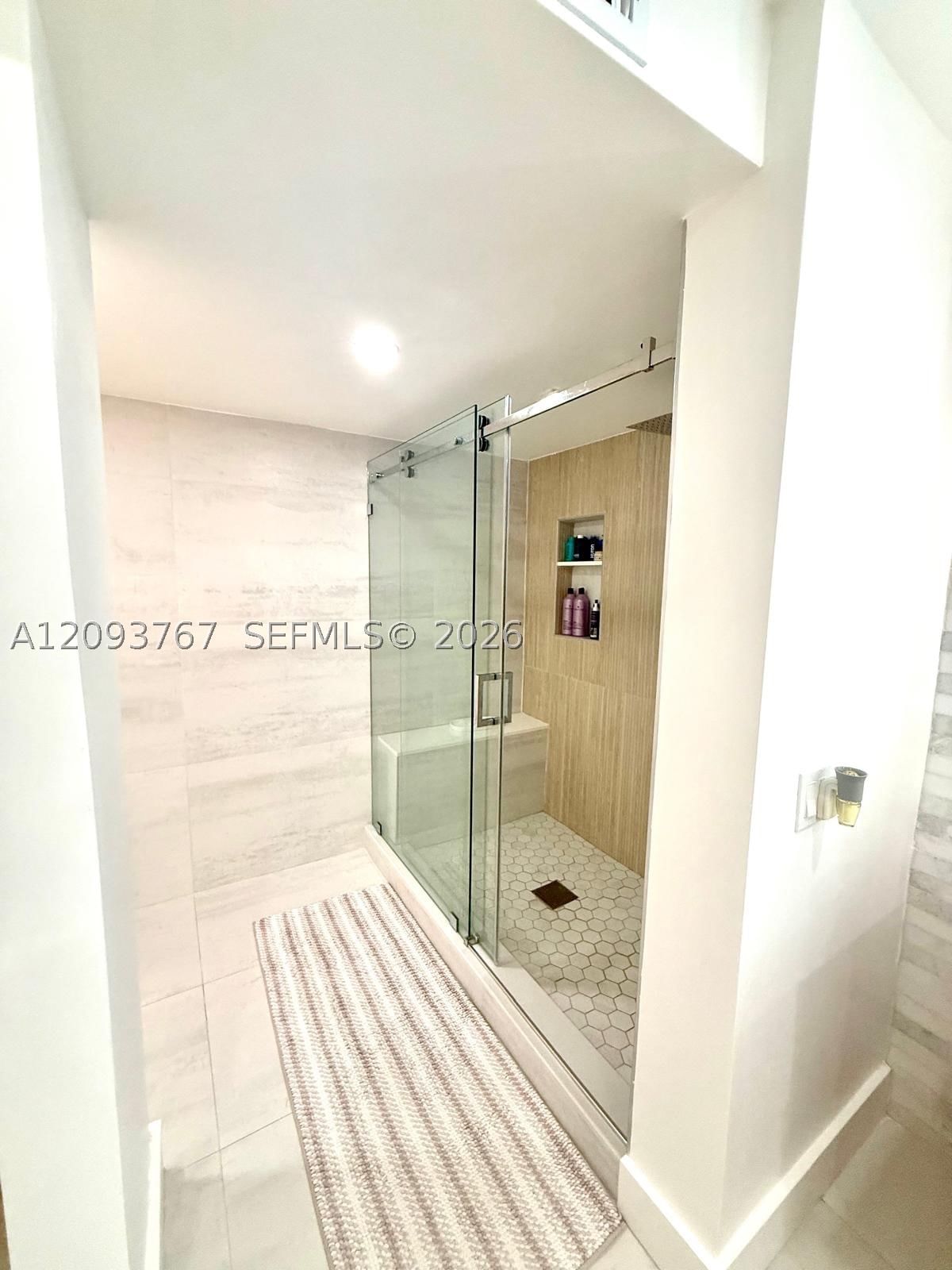 Real estate property located at 9735 52nd St #420, Miami-dade, Doral Oaks Condo #1, Doral, FL