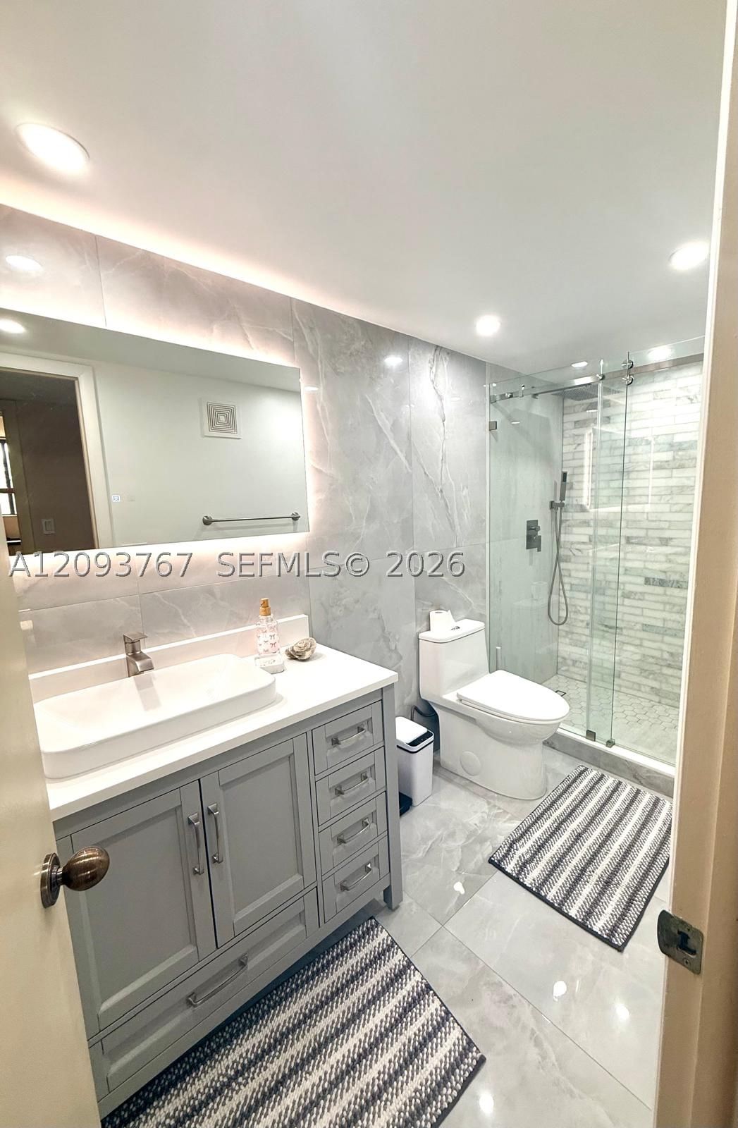 Real estate property located at 9735 52nd St #420, Miami-dade, Doral Oaks Condo #1, Doral, FL
