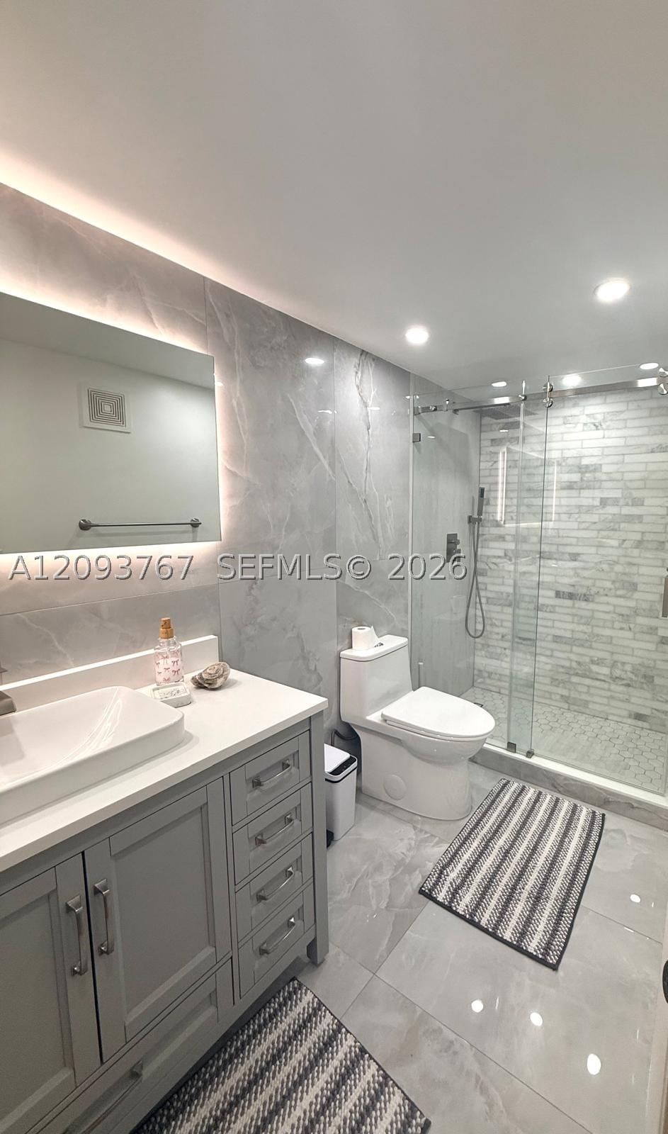Real estate property located at 9735 52nd St #420, Miami-dade, Doral Oaks Condo #1, Doral, FL