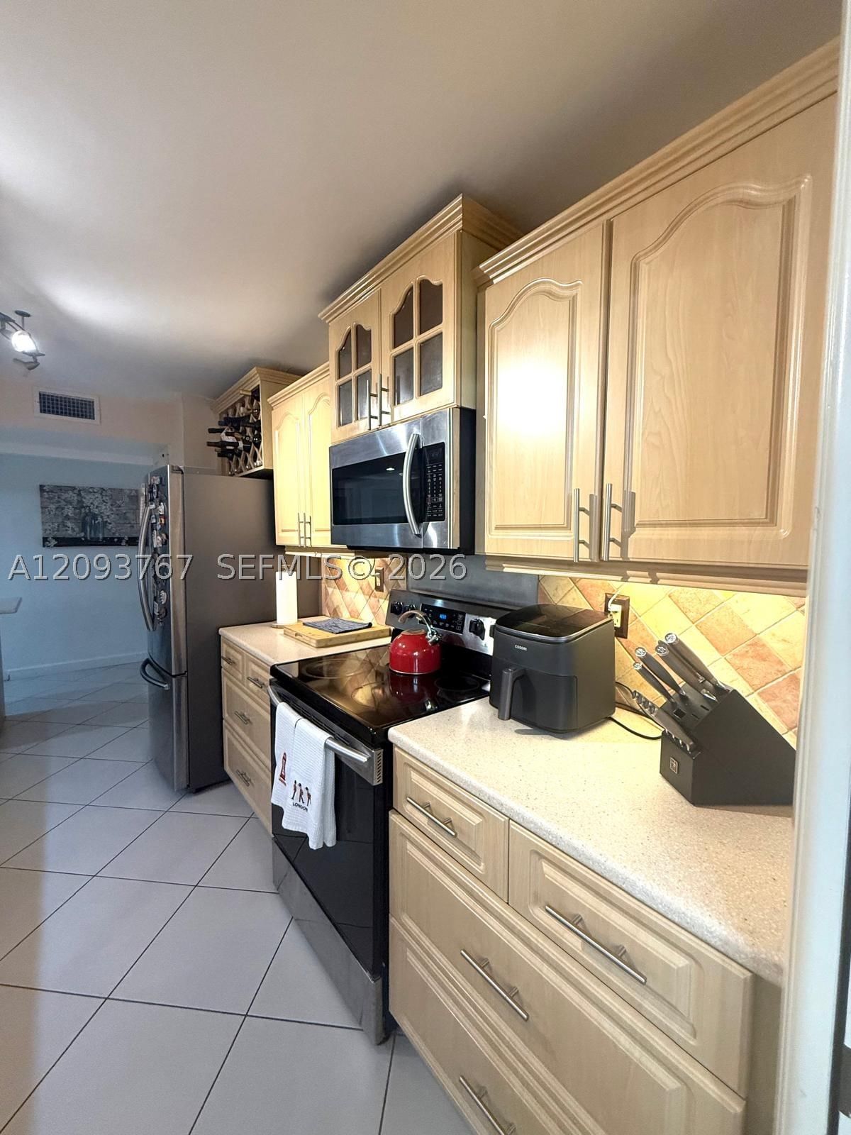 Real estate property located at 9735 52nd St #420, Miami-dade, Doral Oaks Condo #1, Doral, FL