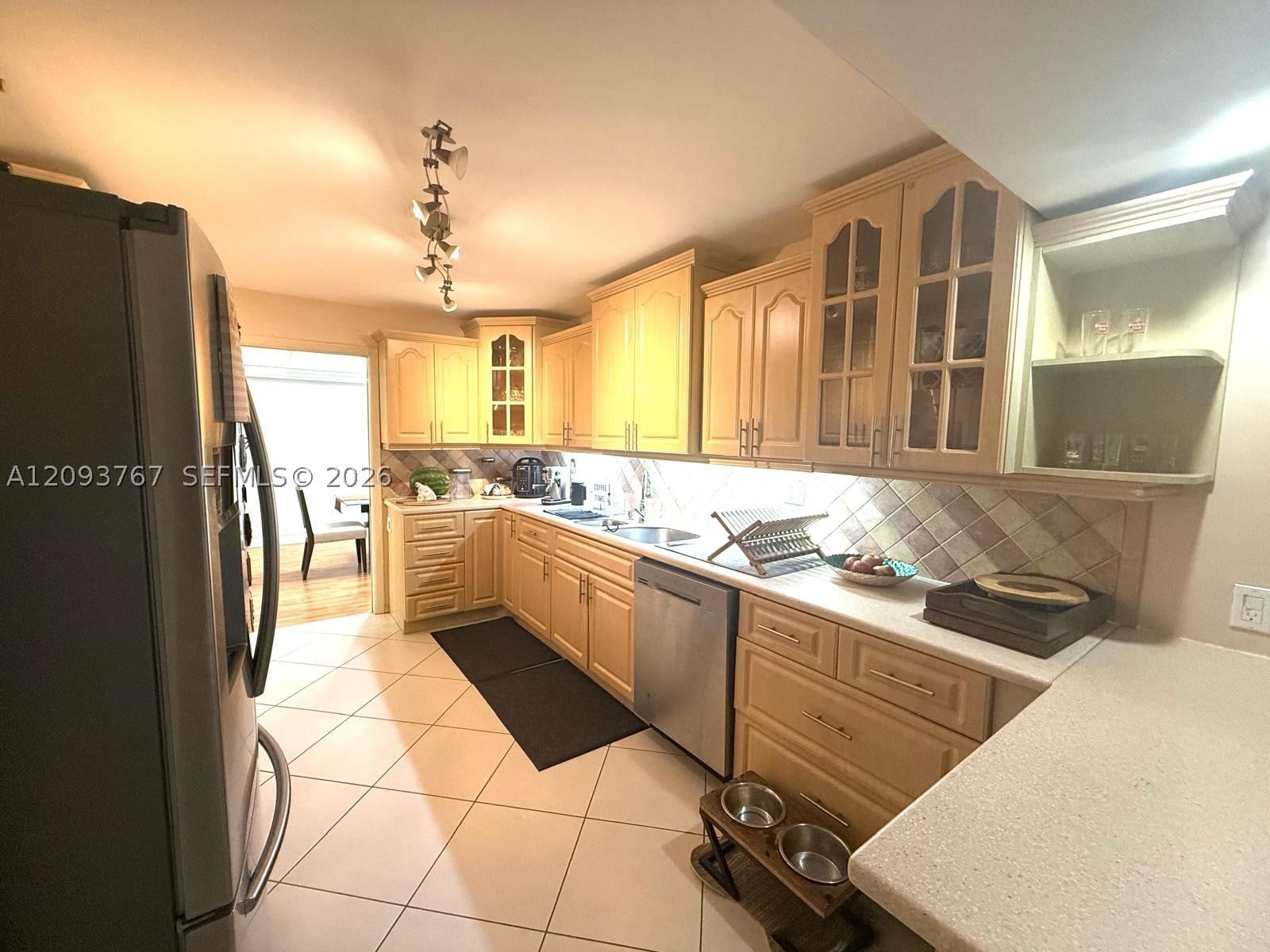 Real estate property located at 9735 52nd St #420, Miami-dade, Doral Oaks Condo #1, Doral, FL