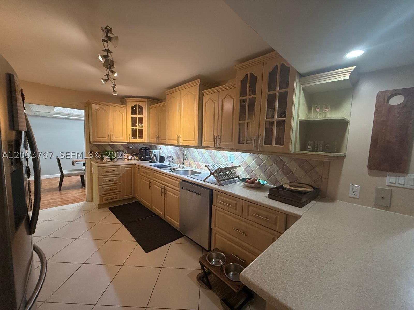 Real estate property located at 9735 52nd St #420, Miami-dade, Doral Oaks Condo #1, Doral, FL