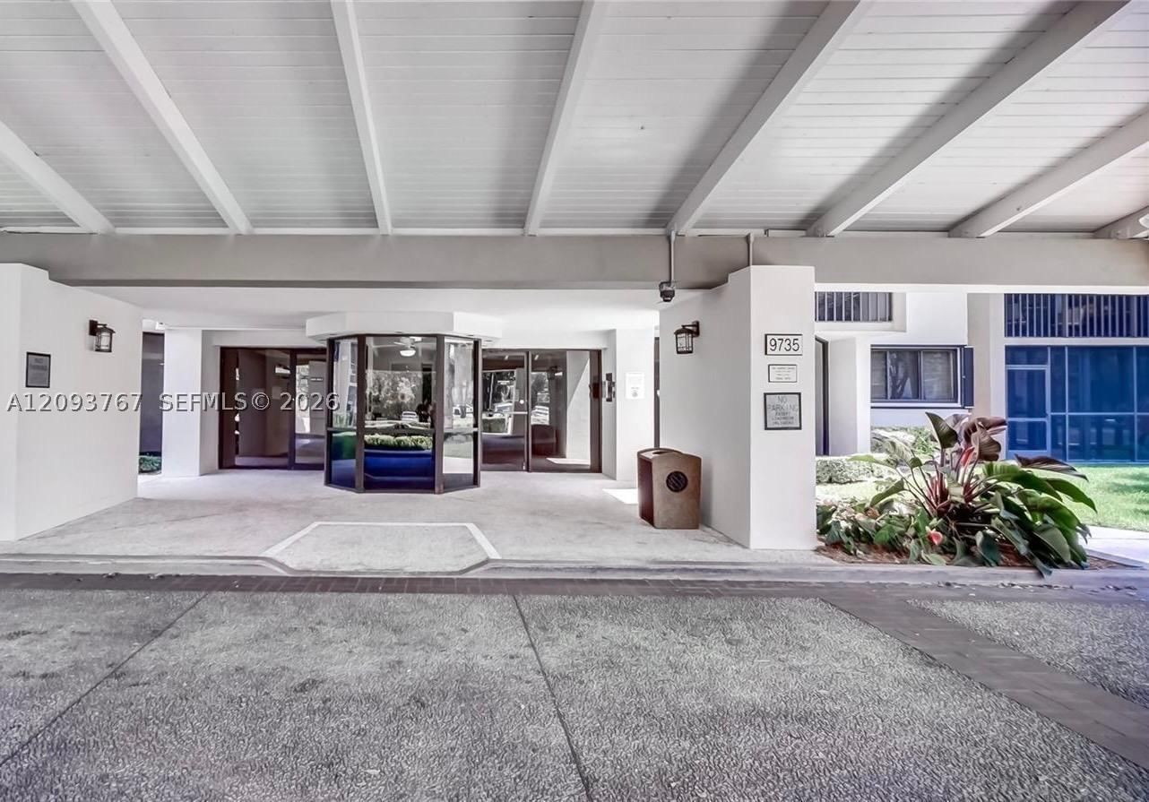Real estate property located at 9735 52nd St #420, Miami-dade, Doral Oaks Condo #1, Doral, FL