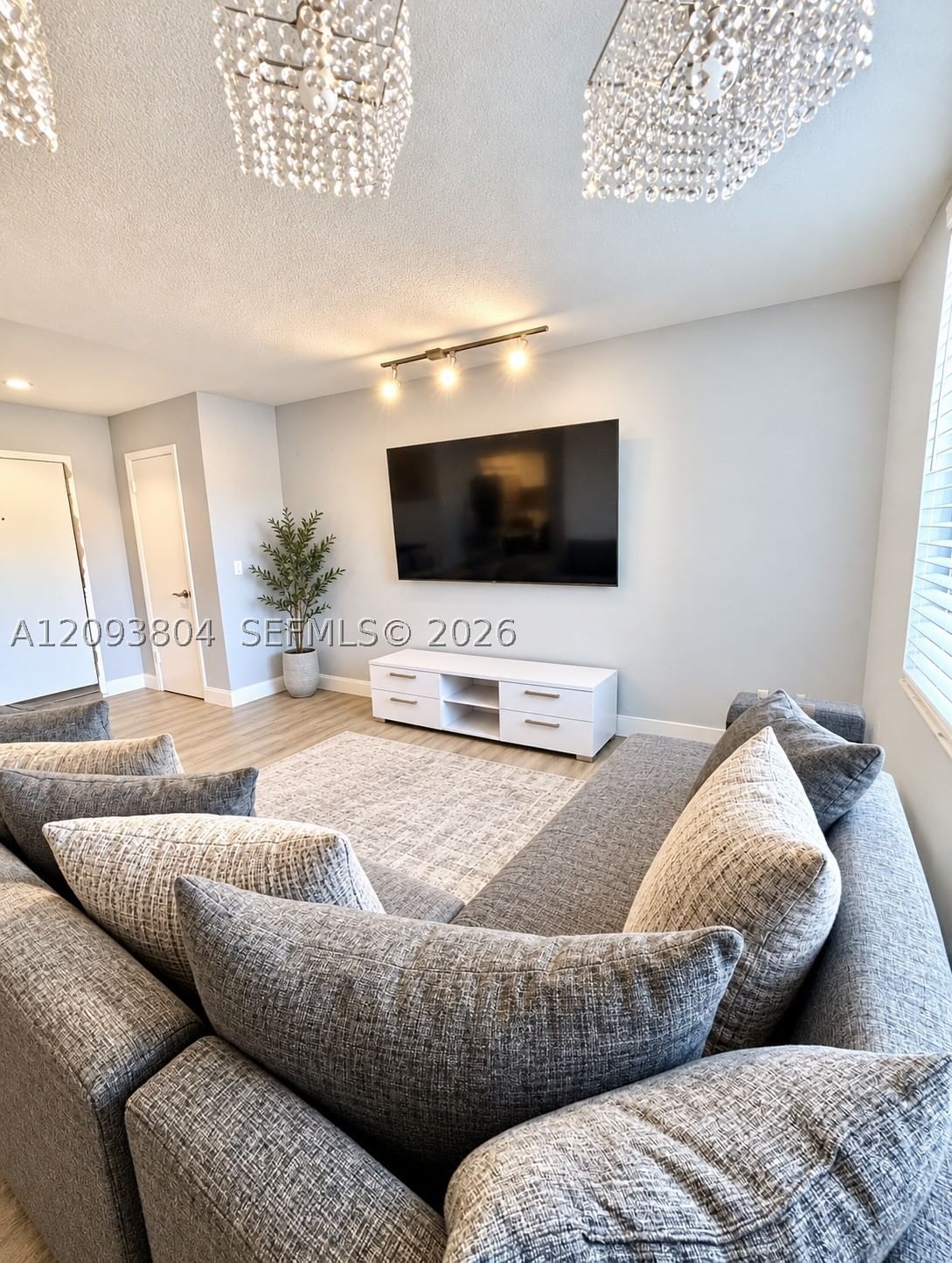 Real estate property located at 1885 56th St #110, Miami-dade, Cambridge Condo, Hialeah, FL
